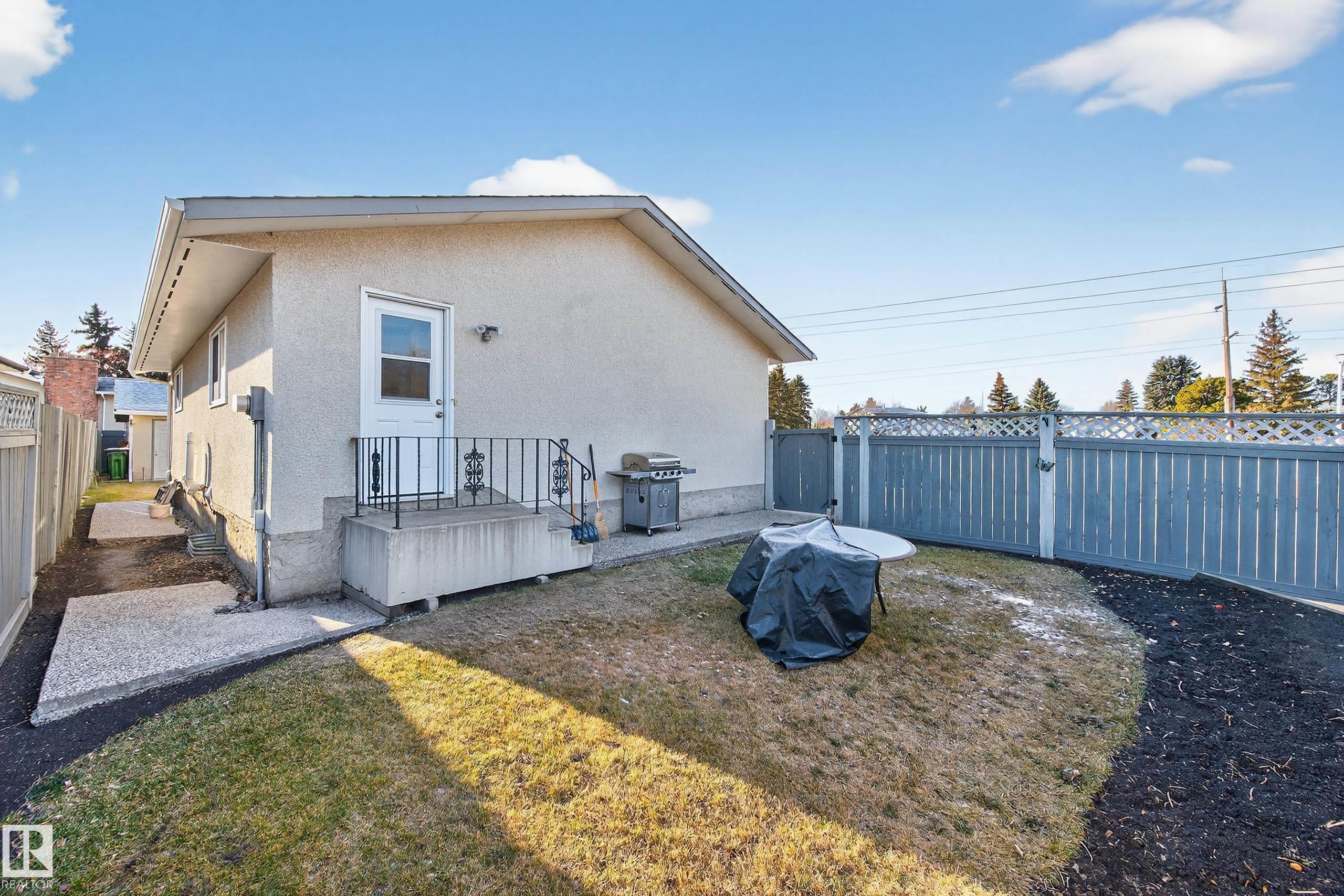 Fifth View of 15231 119A Street, Caernarvon, Edmonton, Alberta, T5X 1K9