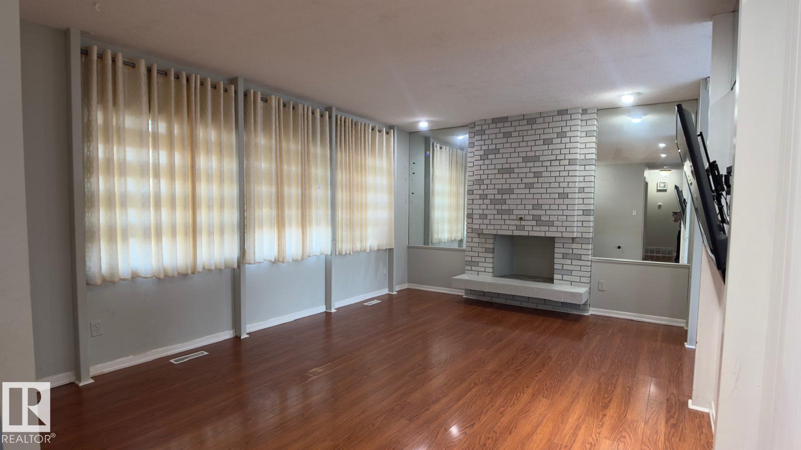 Third View of 13516 42 Street, Sifton Park, Edmonton, Alberta, T5A 2R3