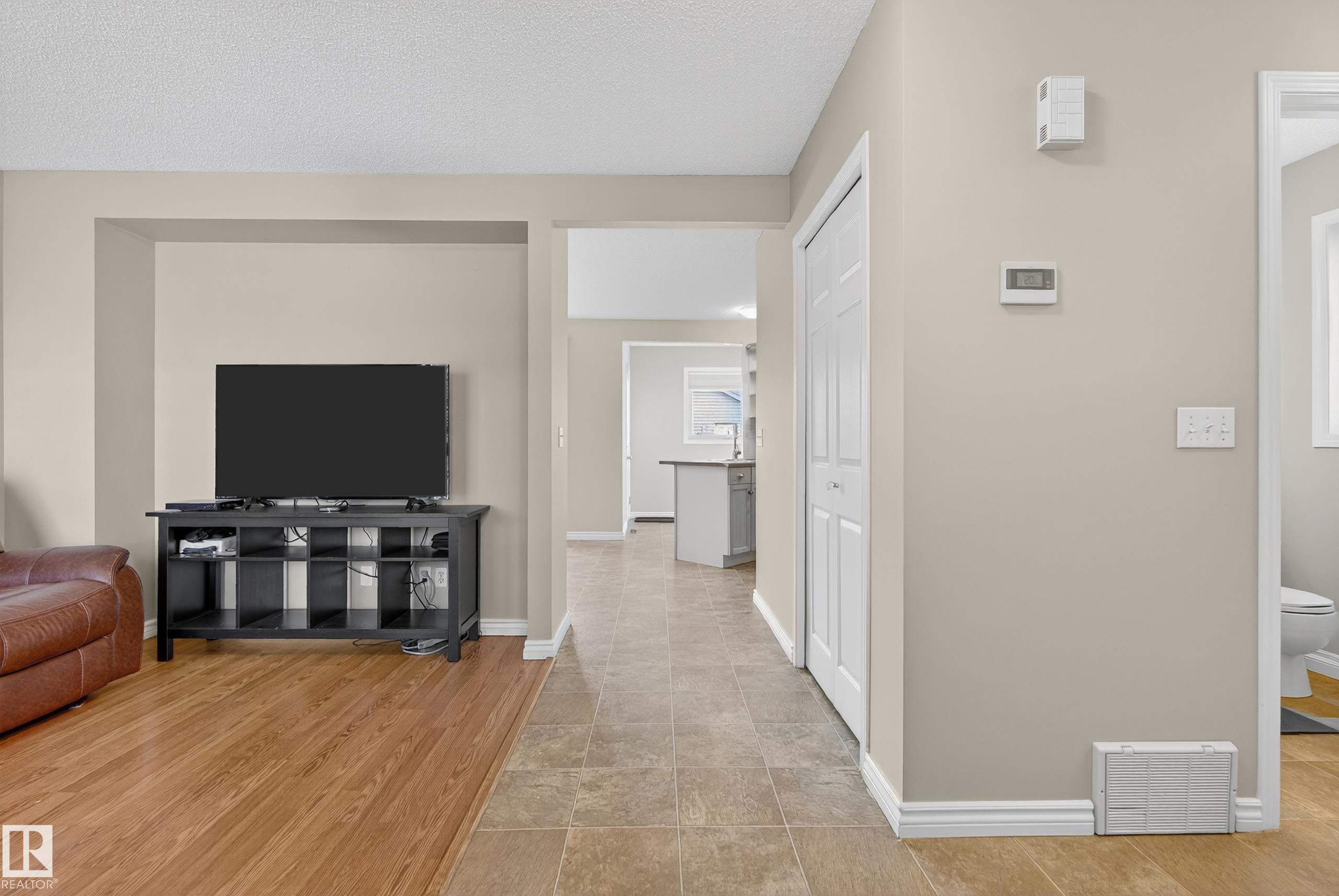 Fifth View of 75 ERIE Street S, Devon, Devon, Alberta, T9G 2G3