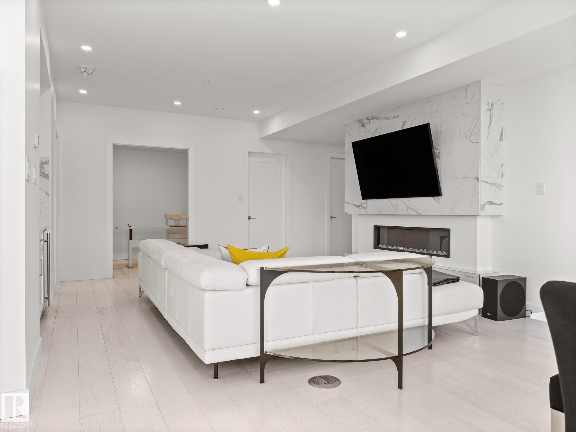 Fifth View of 605 14105 WEST BLOCK Drive, Glenora, Edmonton, Alberta, T5N 1L5