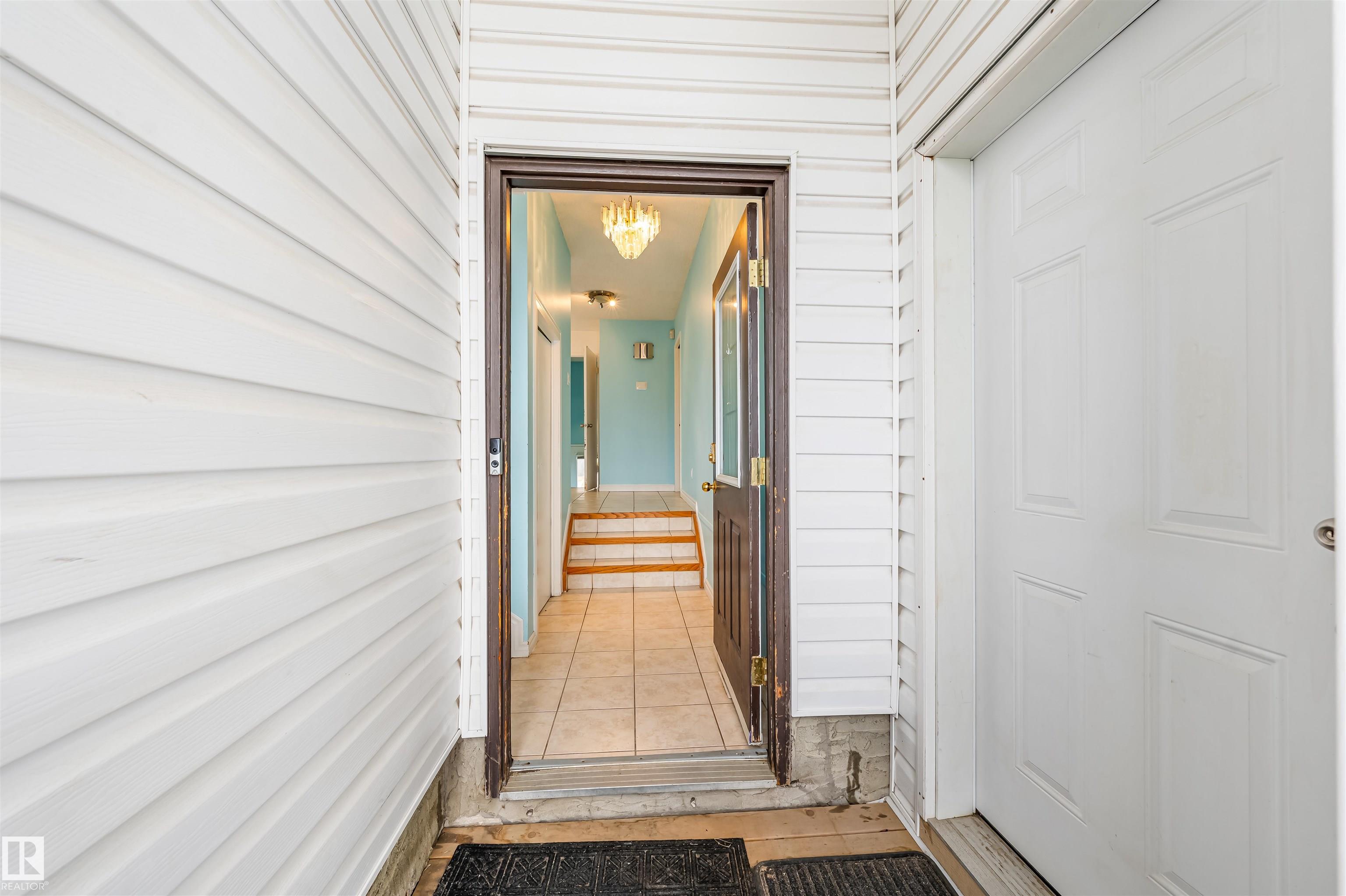 Second View of 2831 36 Street, Bisset, Edmonton, Alberta, T6L 3Y6