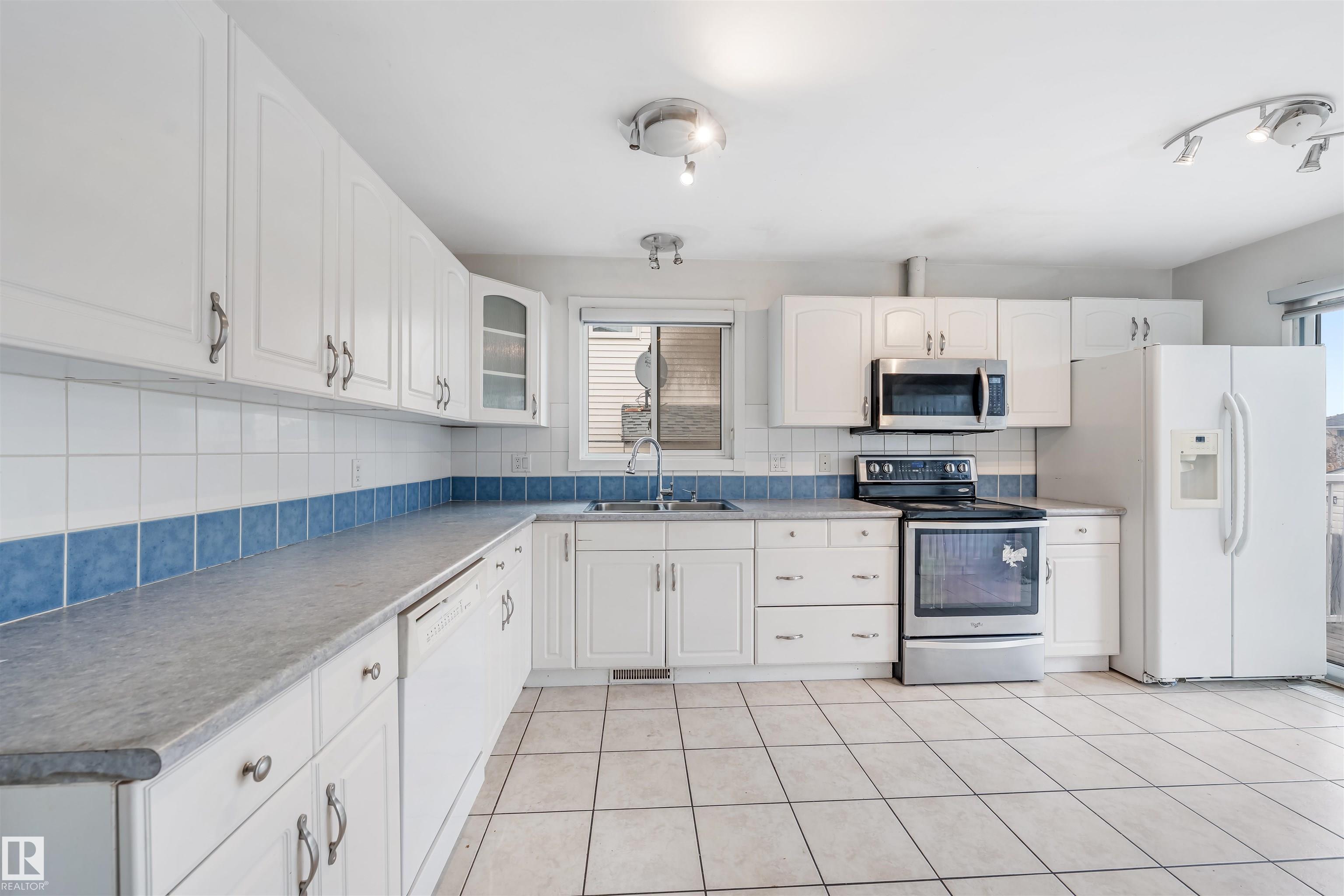 Fifth View of 2831 36 Street, Bisset, Edmonton, Alberta, T6L 3Y6