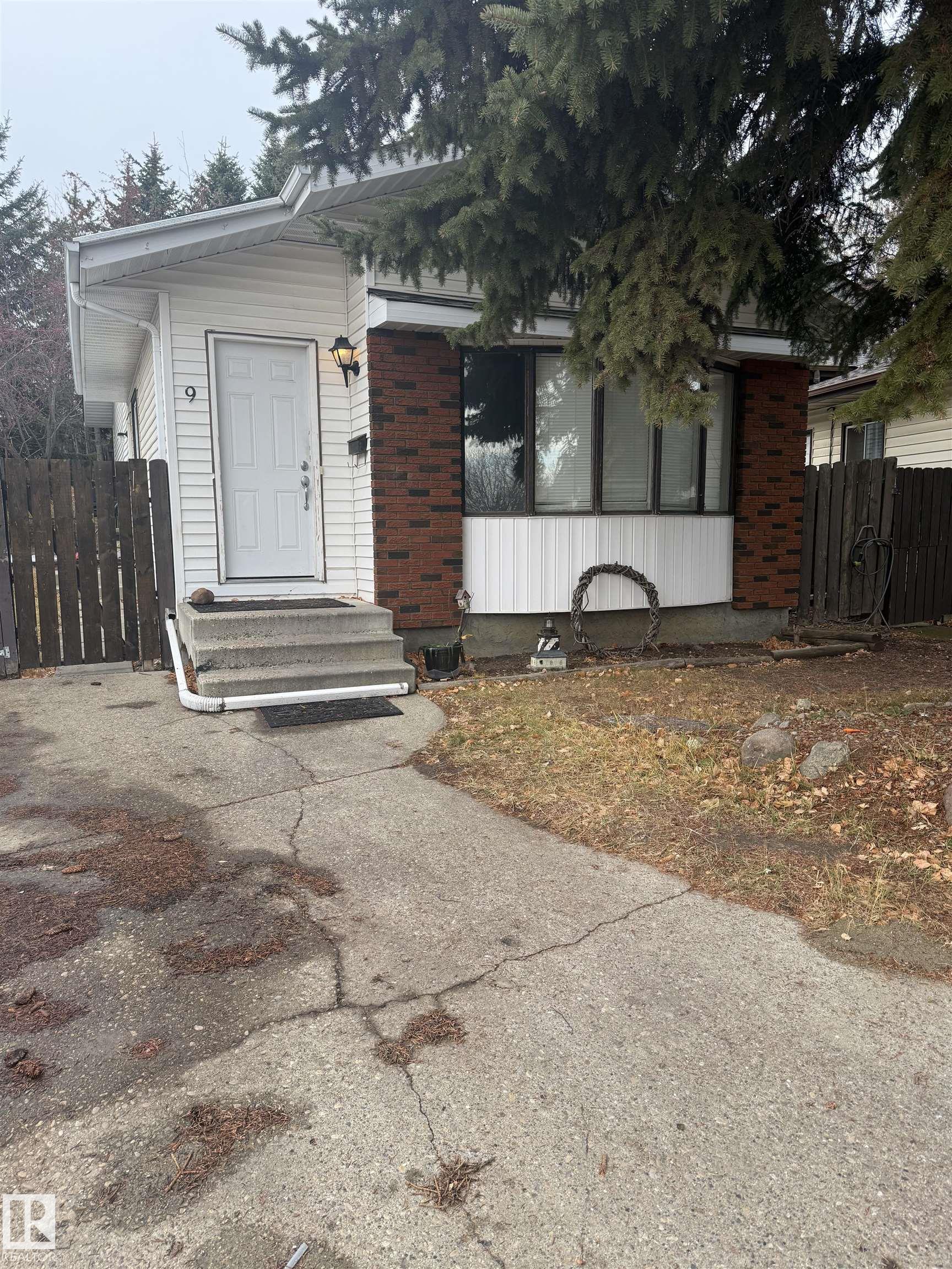 9 LOUISBOURG Place, E4467266, Alberta,