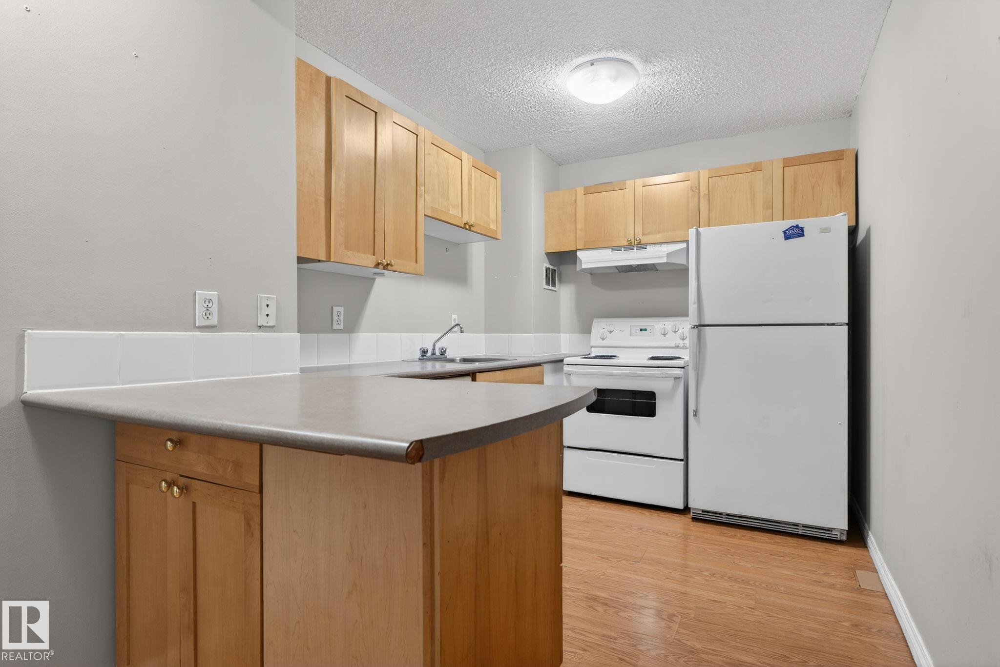 Fourth View of 703 9730 106 Street, Downtown (Edmonton), Edmonton, Alberta, T5K 1B7