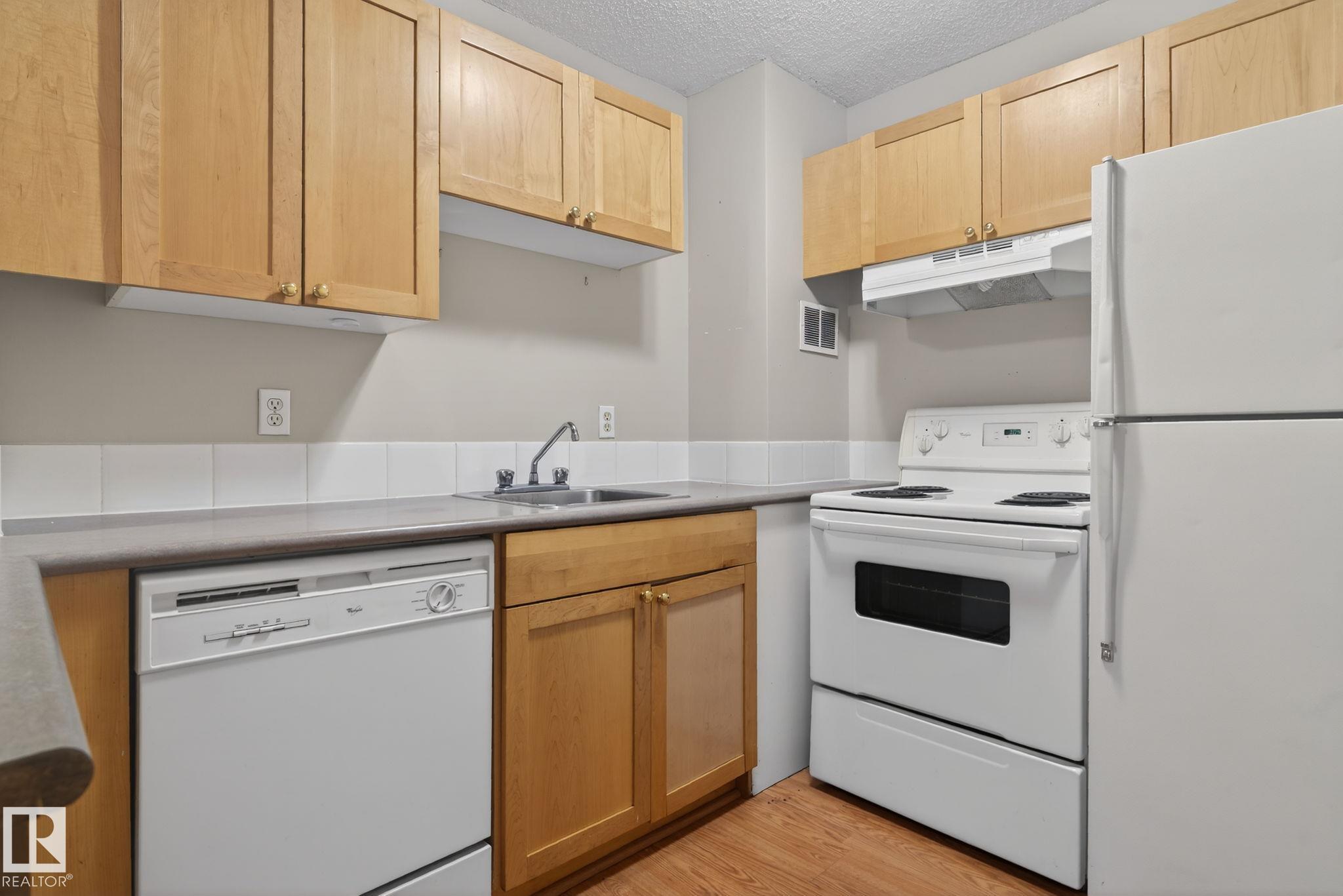 Fifth View of 703 9730 106 Street, Downtown (Edmonton), Edmonton, Alberta, T5K 1B7