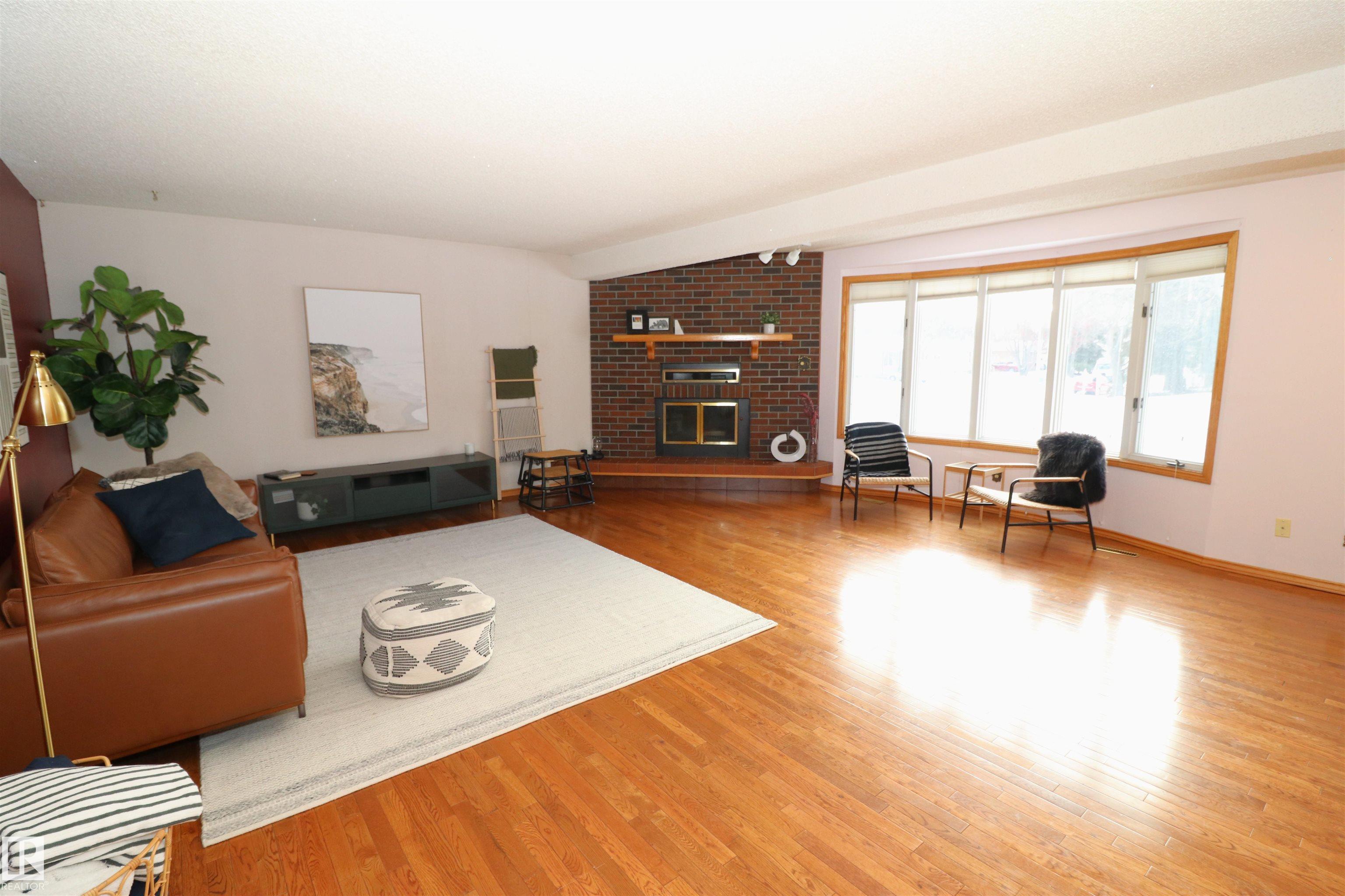 1049 MCDERMID Drive, E4467301, Alberta,