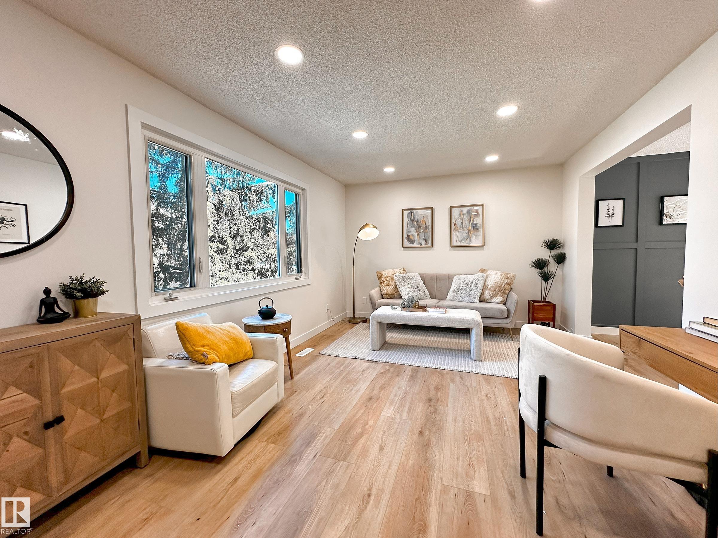 Second View of 6J CALLINGWOOD Court, Callingwood North, Edmonton, Alberta, T5T 0H5