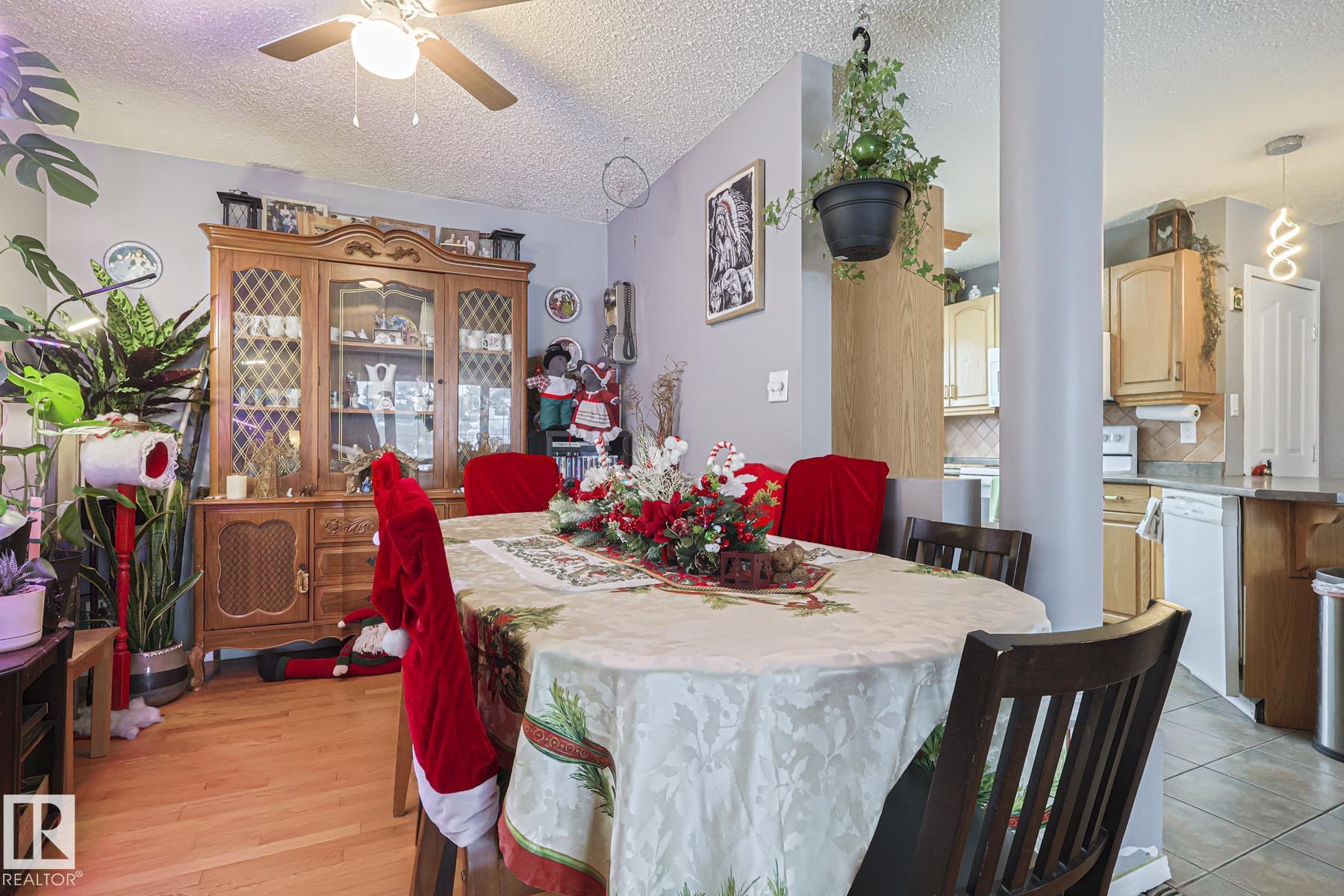 Fifth View of 4032 77 Street, Tweddle Place, Edmonton, Alberta, T6K 0X6