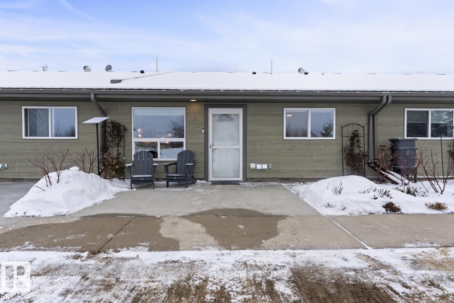 3 5011 Pine Avenue, E4467619, Alberta,