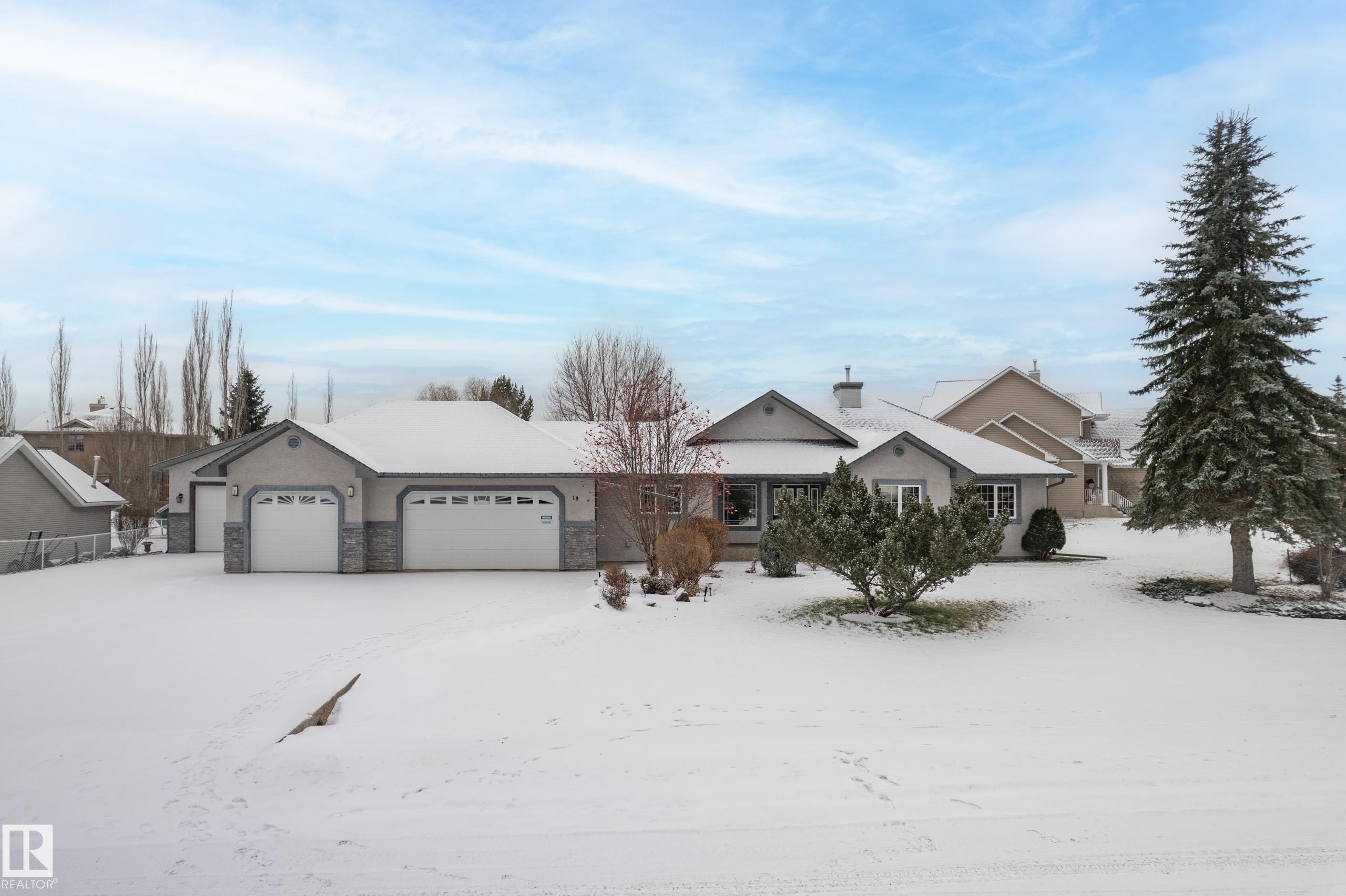 19 COUNTRY Lane, E4467661, Alberta,