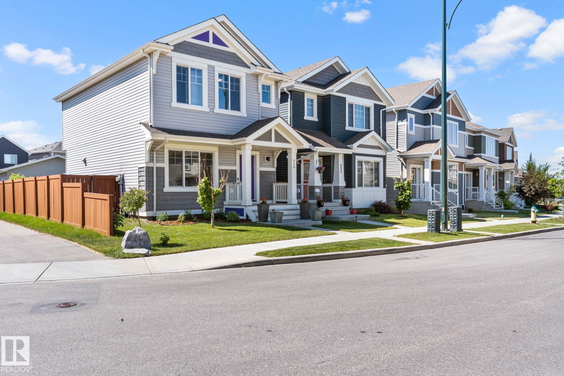 Second View of 219 42 Avenue, Maple Crest, Edmonton, Alberta, T6T 2C8