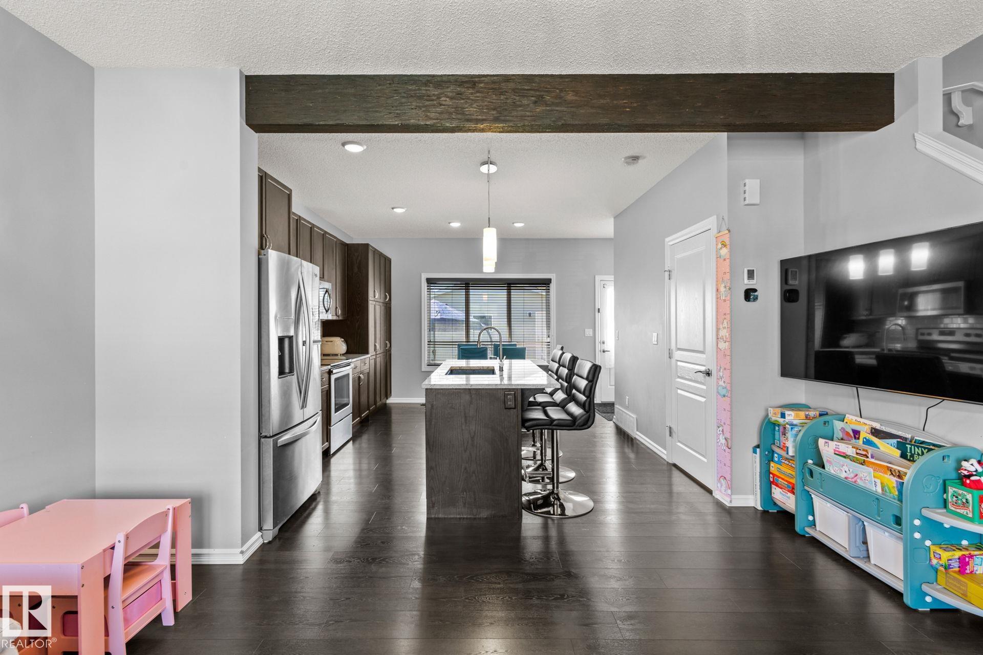 Fifth View of 219 42 Avenue, Maple Crest, Edmonton, Alberta, T6T 2C8