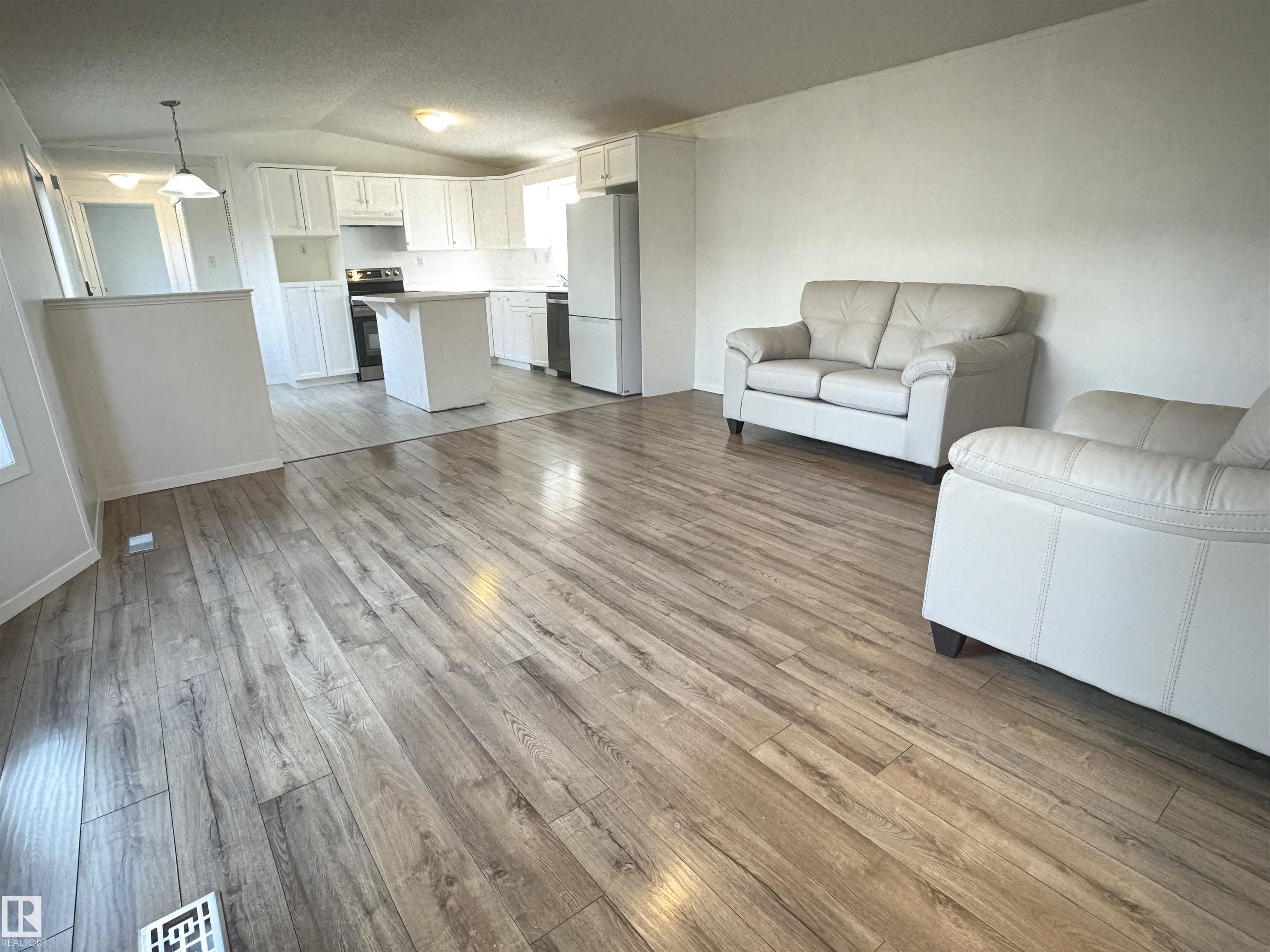 Fourth View of 1220 53222 Range Road 272, Parkland Village, Rural Parkland County, Alberta, T7X 4K4