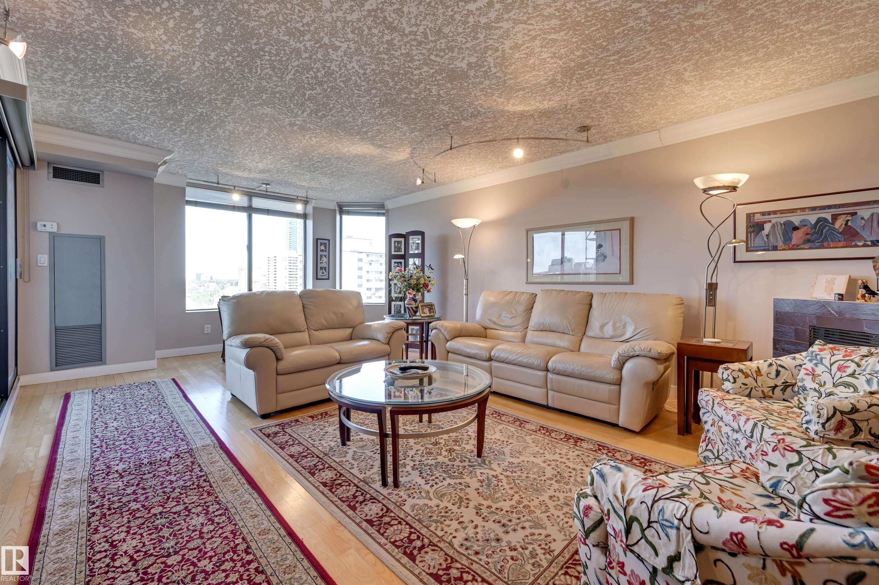 Fourth View of 1102 11503 100 Avenue, Wîhkwêntôwin, Edmonton, Alberta, T5K 2K7