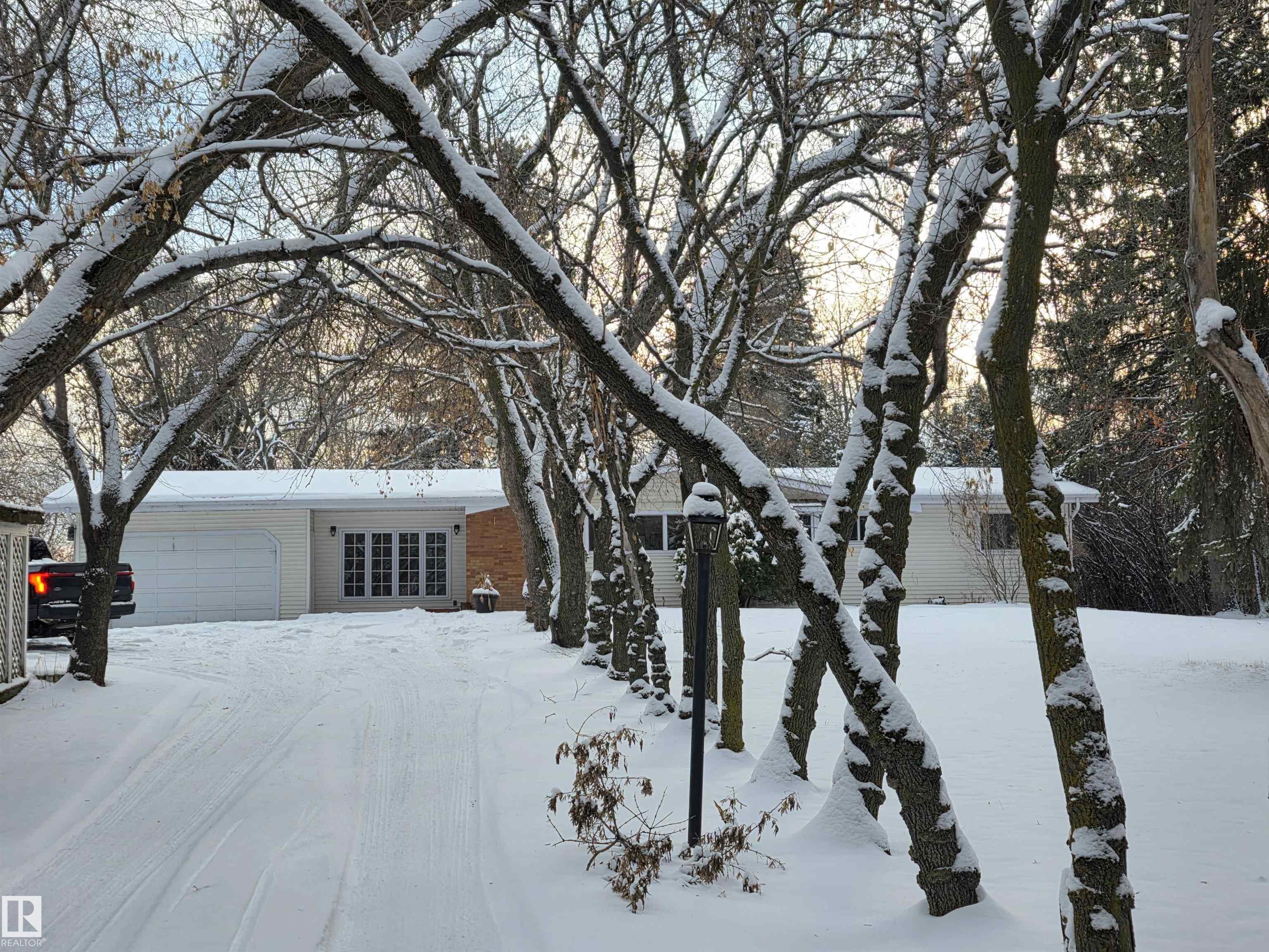 Second View of Campbelltown Heights, Rural Strathcona County, Alberta, T8B 1C8