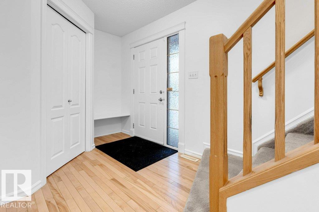 Fifth View of 8723 178 Avenue NW, Klarvatten, Edmonton, Alberta, T5Z 0B8