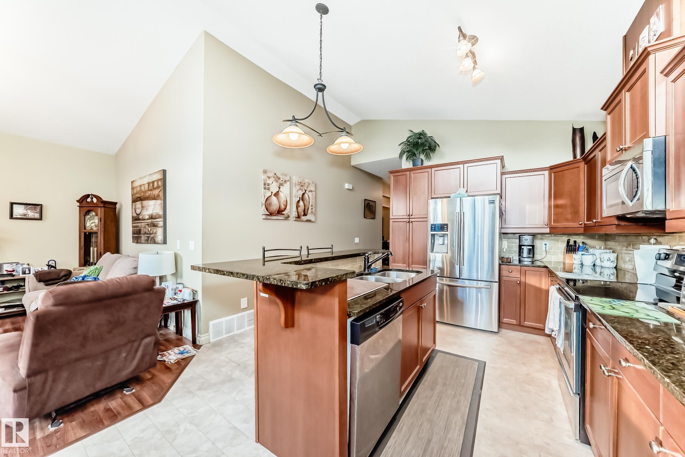 Fifth View of 31 1407 GLASTONBURY Boulevard, Glastonbury, Edmonton, Alberta, T5T 3W3