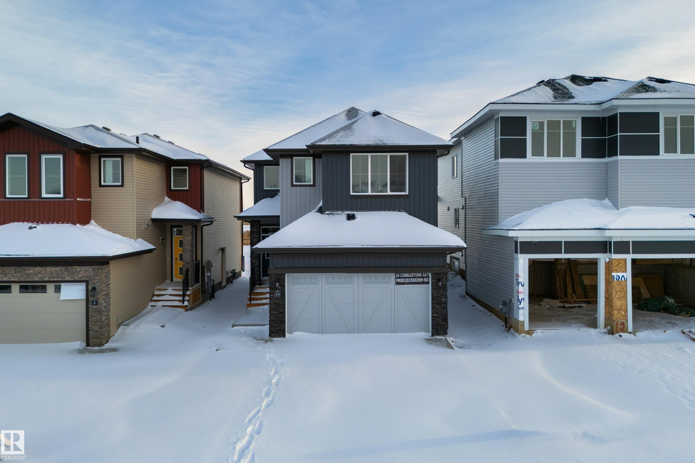 10 COBBLESTONE Gate, E4468706, Alberta,