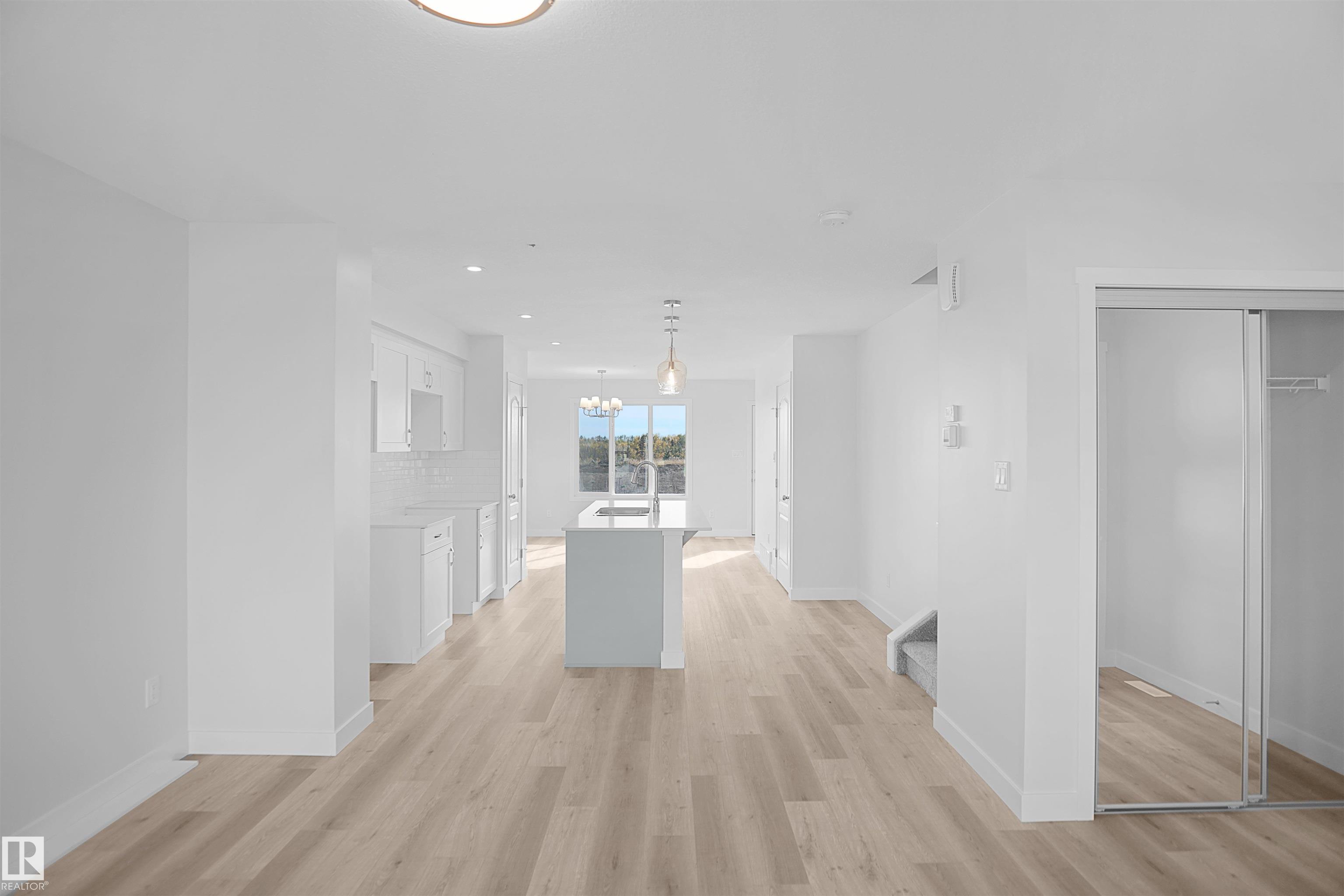 Fifth View of 18976 28 Avenue, The Uplands, Edmonton, Alberta, T5Y 4G2