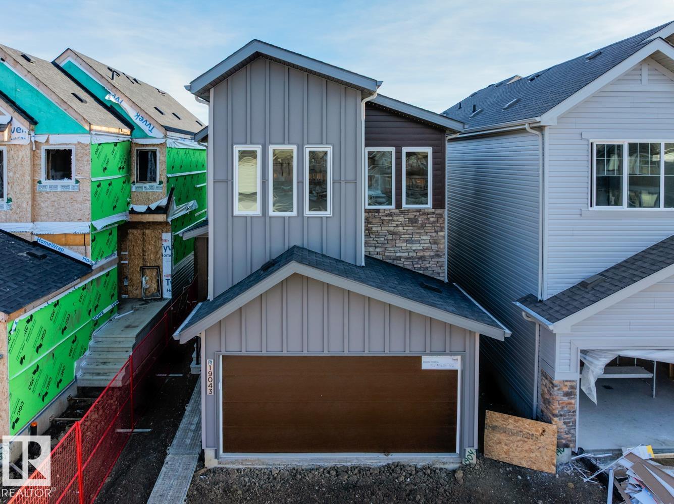 19043 20 Avenue, E4468978, Alberta,