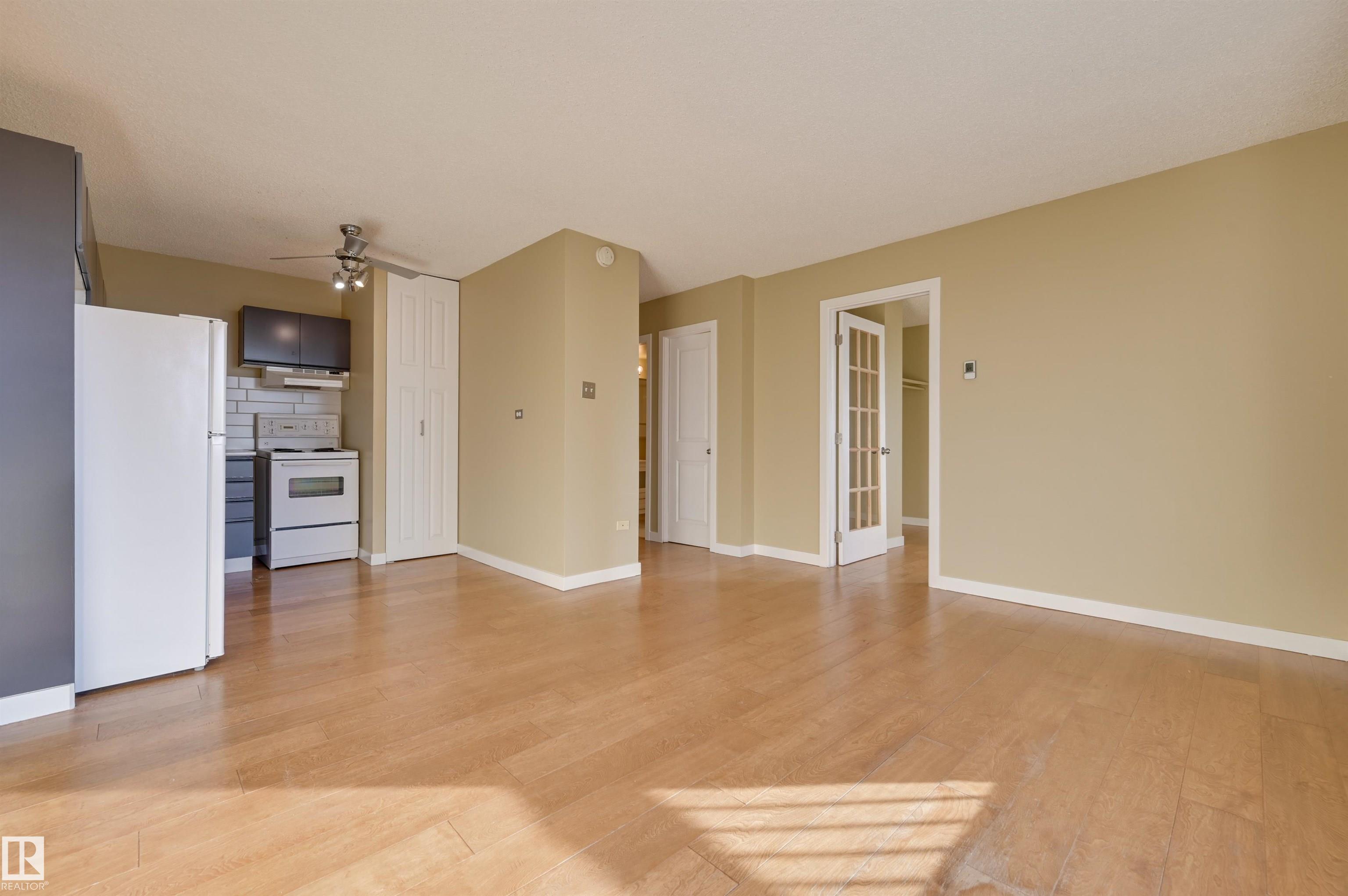 Third View of 905 10150 117 Street, Wîhkwêntôwin, Edmonton, Alberta, T5K 2J2