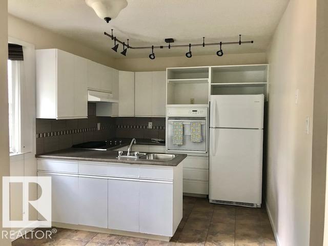 Fifth View of 7721 37 Avenue, Richfield, Edmonton, Alberta, T6K 1T9