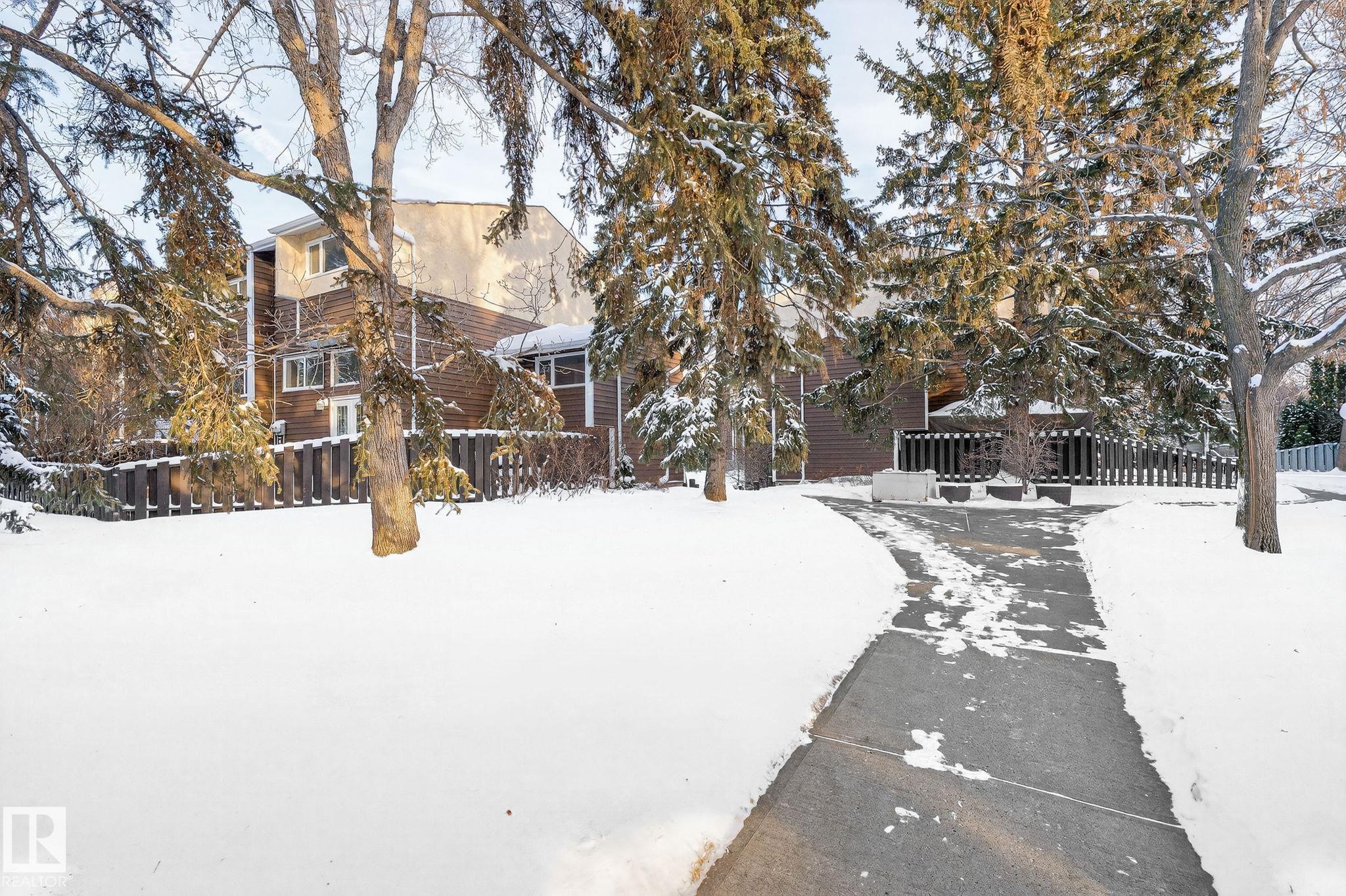 Fifth View of 1037 Millbourne RD E NW, Michaels Park, Edmonton, Alberta, T6K 0T2