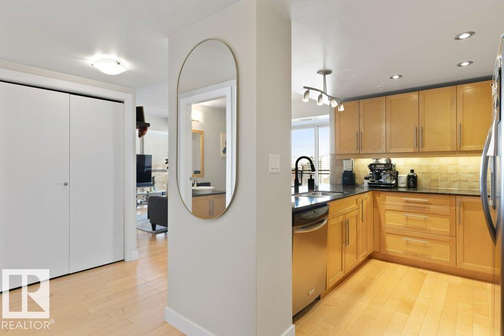 Fourth View of 1104 10046 117 Street, Wîhkwêntôwin, Edmonton, Alberta, T5K 1K2