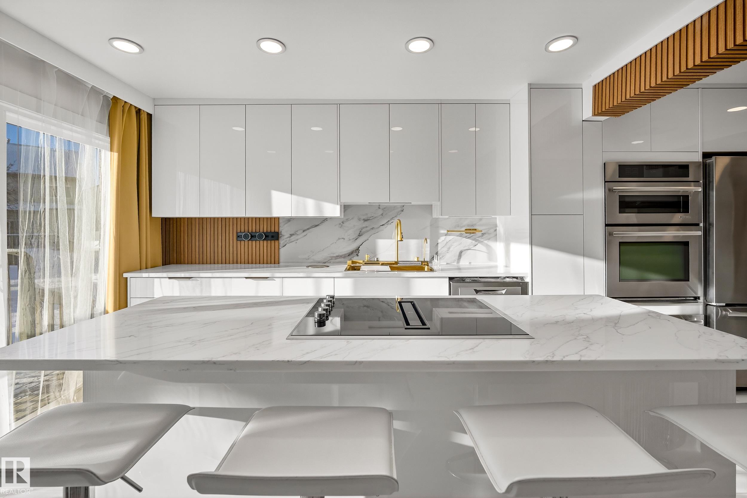 11A MEADOWLARK Village, E4469439, Alberta,