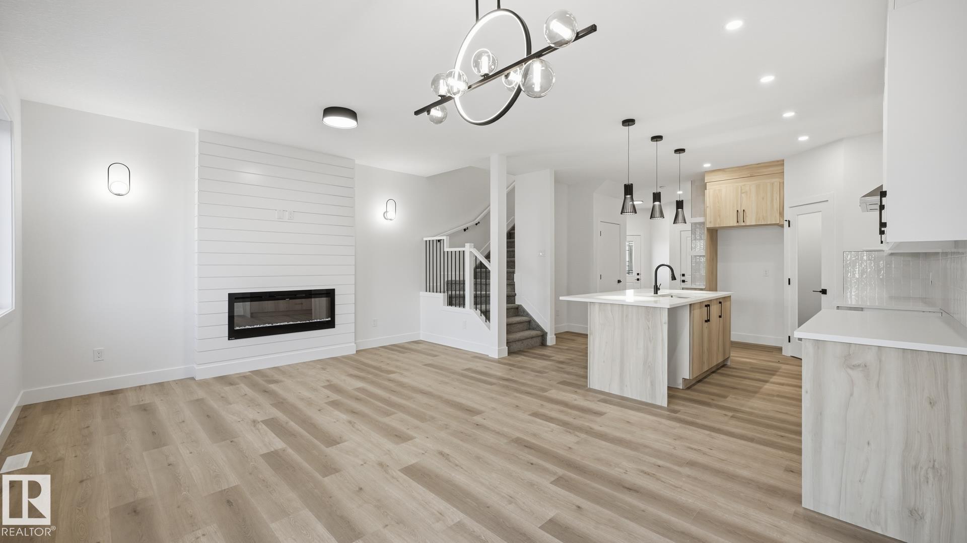 108 Spring Link, E4469700, Alberta,