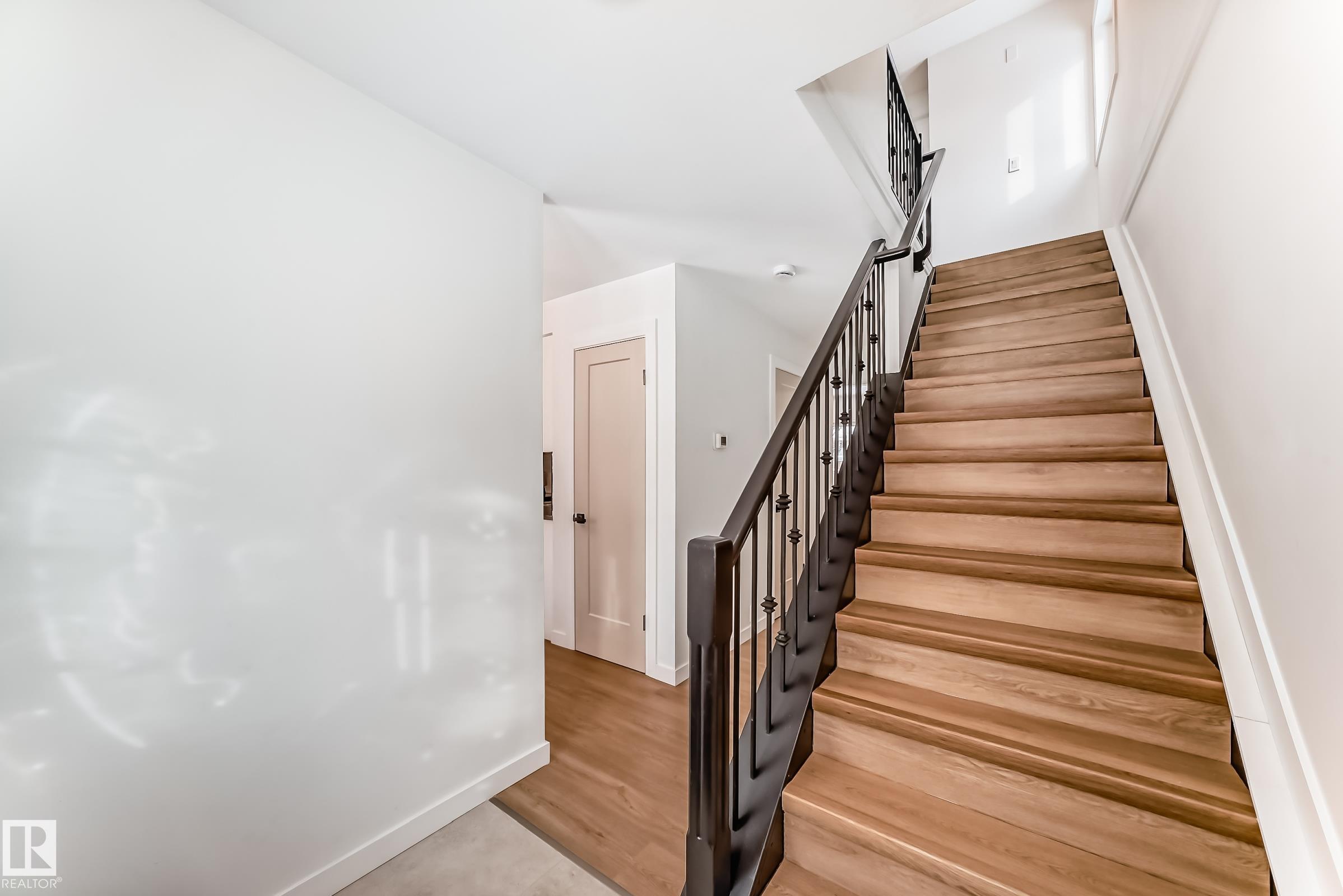 Fifth View of 3867 85 Street, Richfield, Edmonton, Alberta, T6K 2L5