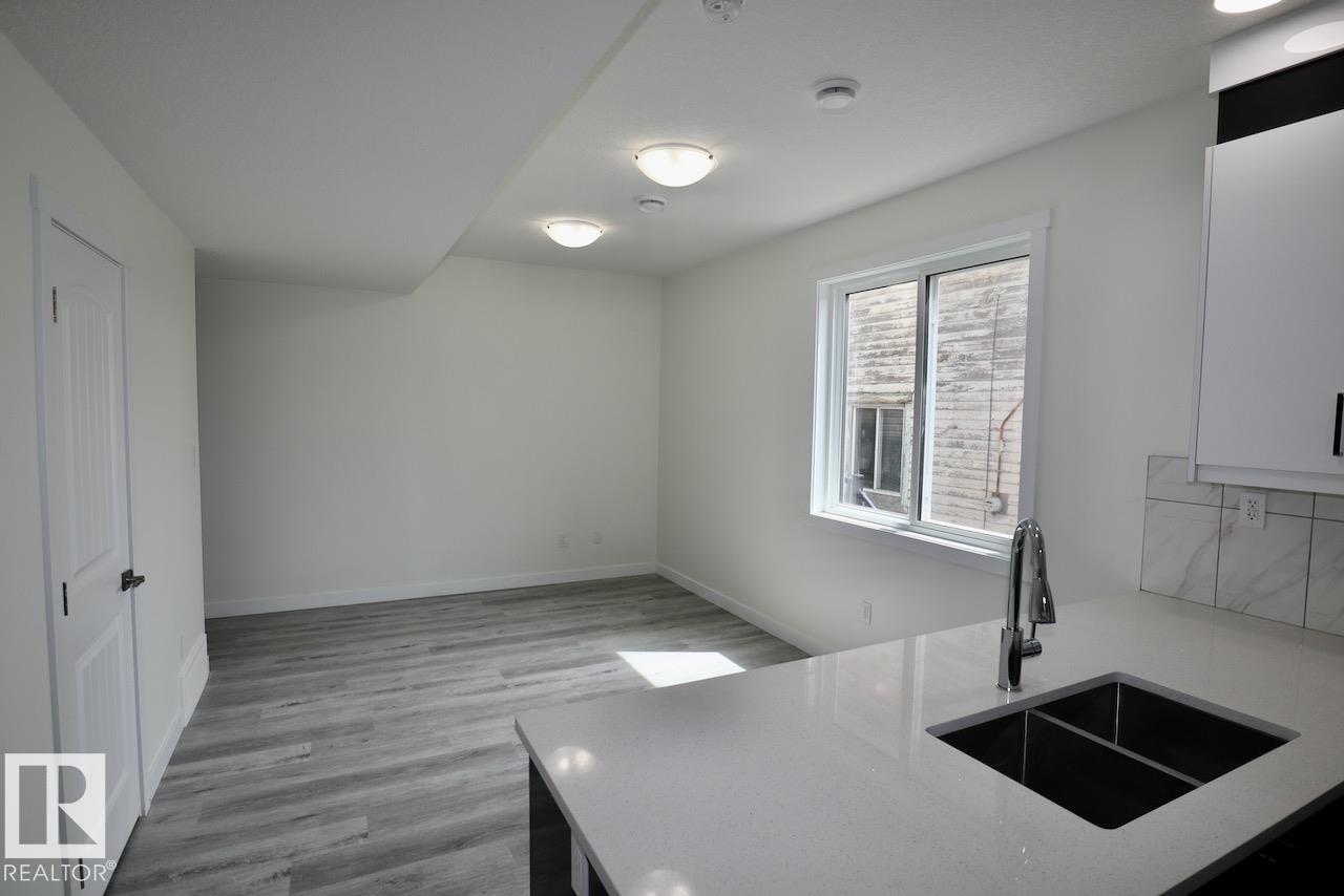 Second View of UPPER 2 11616 82 Street, Parkdale (Edmonton), Edmonton, Alberta, T5B 2V8