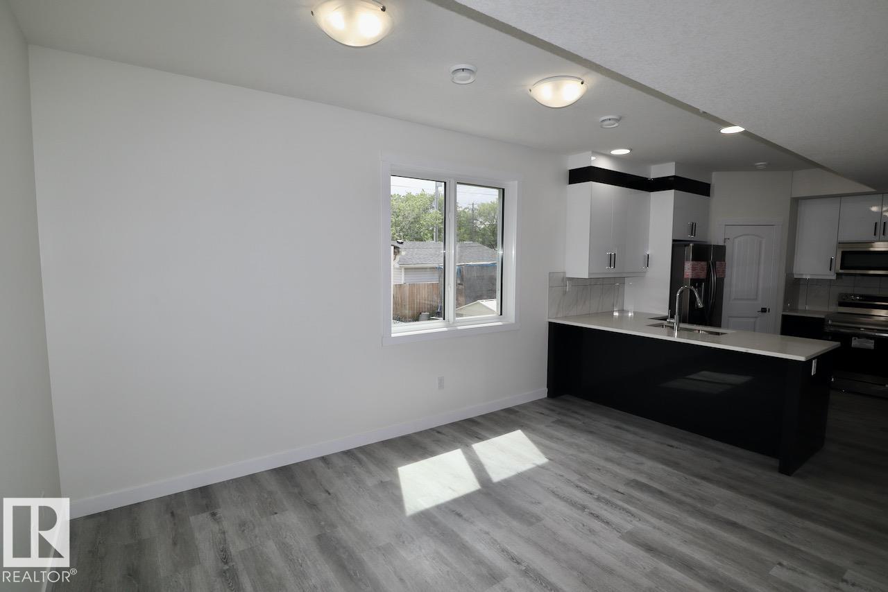 Third View of UPPER 2 11616 82 Street, Parkdale (Edmonton), Edmonton, Alberta, T5B 2V8