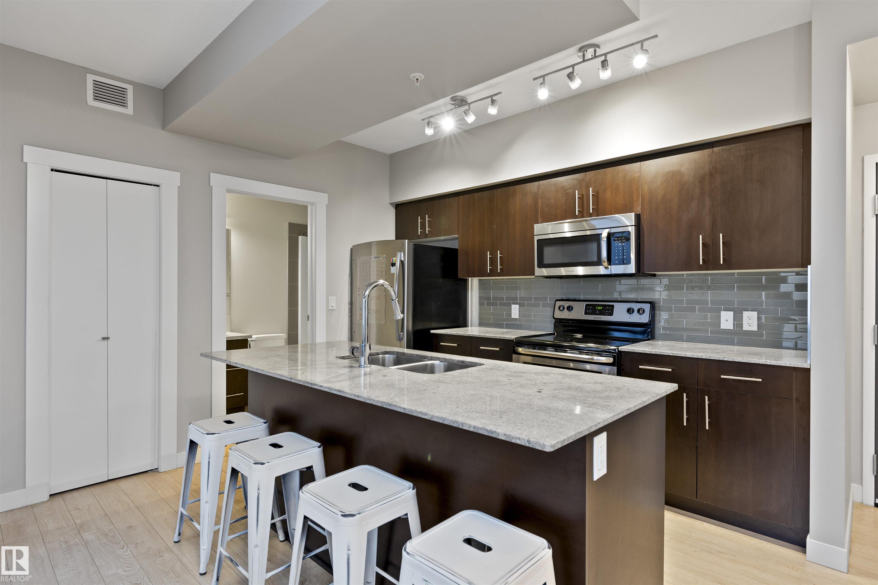 Fifth View of 905 10226 104 Street, Downtown (Edmonton), Edmonton, Alberta, T5J 1B8