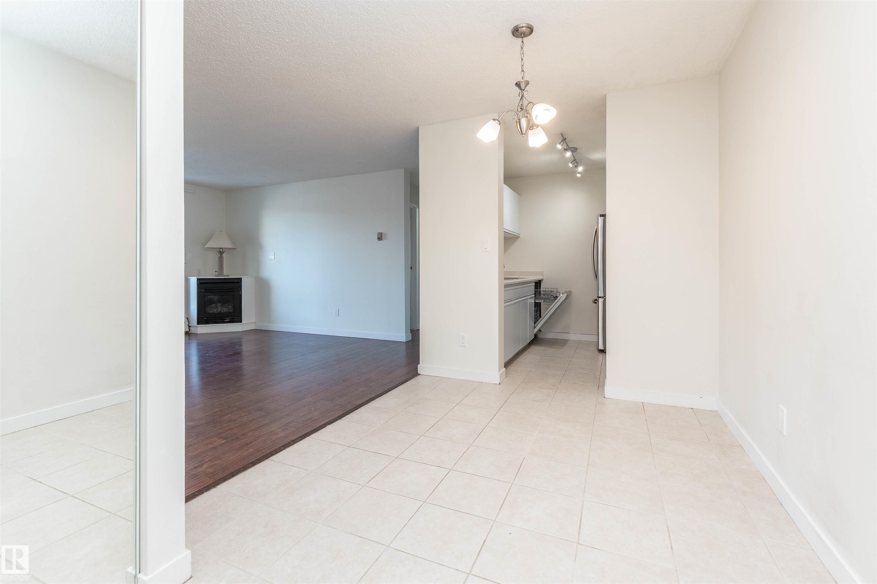 Fifth View of 458 10520 120 Street, Queen Mary Park, Edmonton, Alberta, T5H 4L9