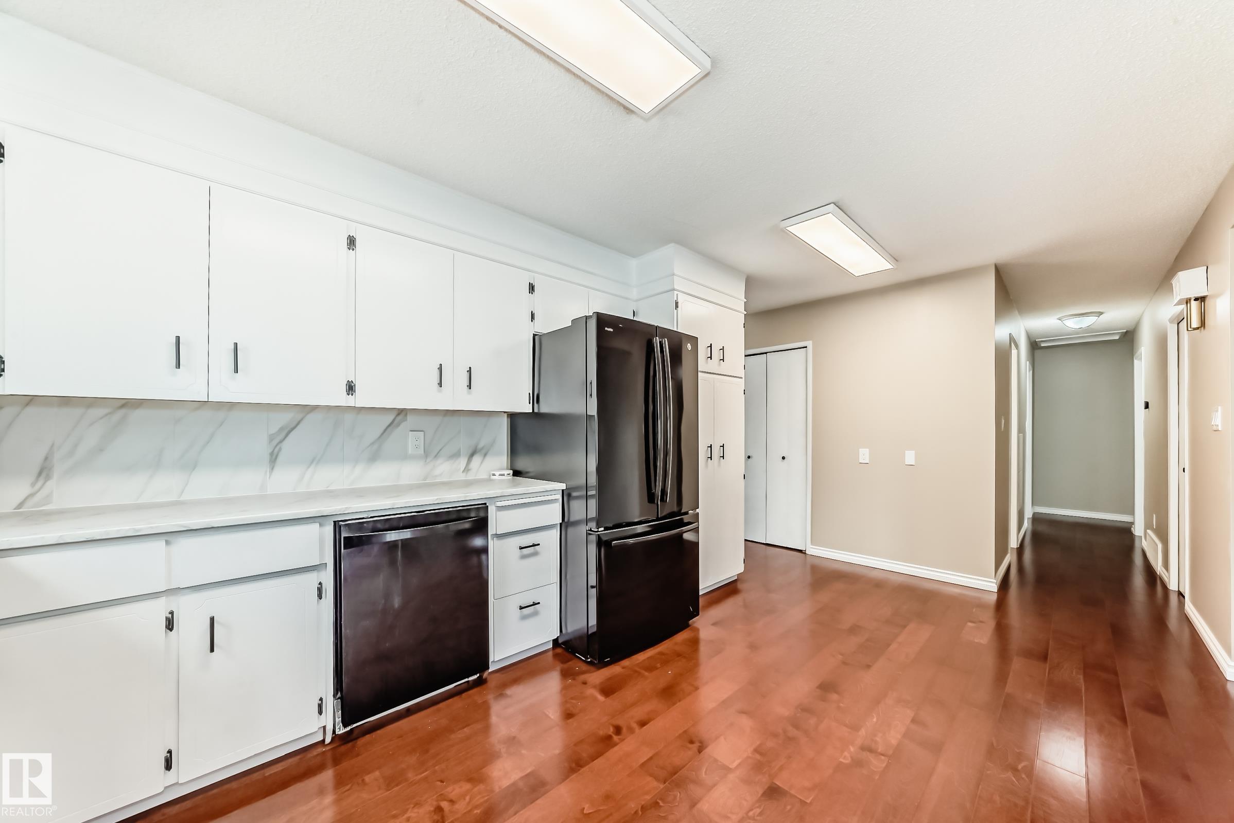 Fifth View of 1923 52 Street NW, Meyokumin, Edmonton, Alberta, T6L 1J3