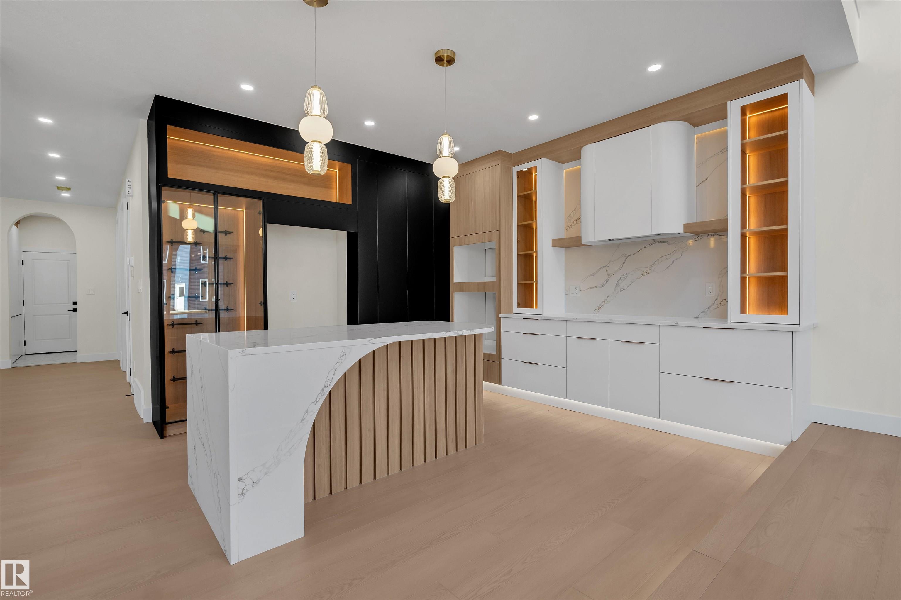 4919 17 Avenue SW, E4470430, Alberta,