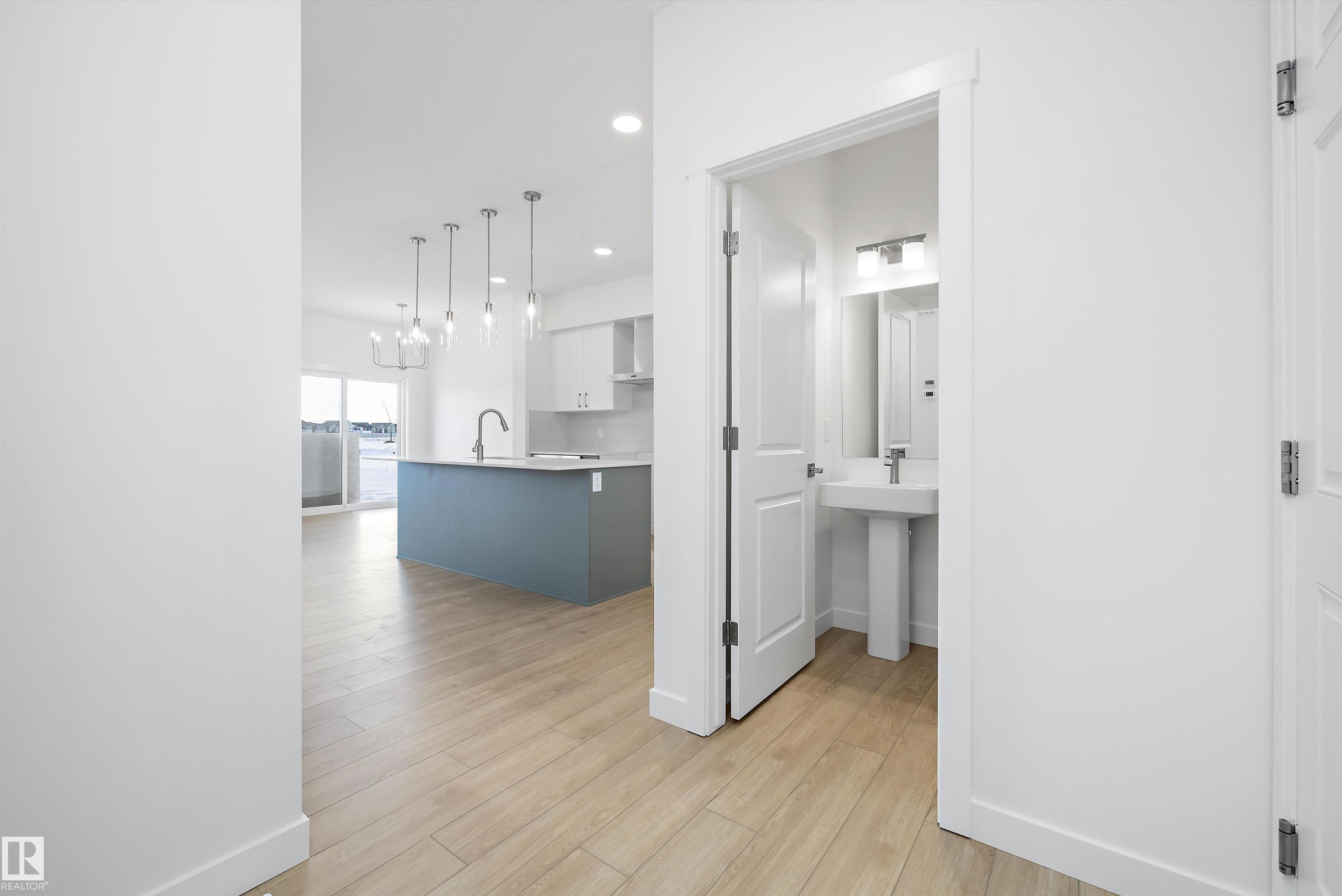 Fourth View of 18919 28 Avenue, The Uplands, Edmonton, Alberta, T6M 3H9