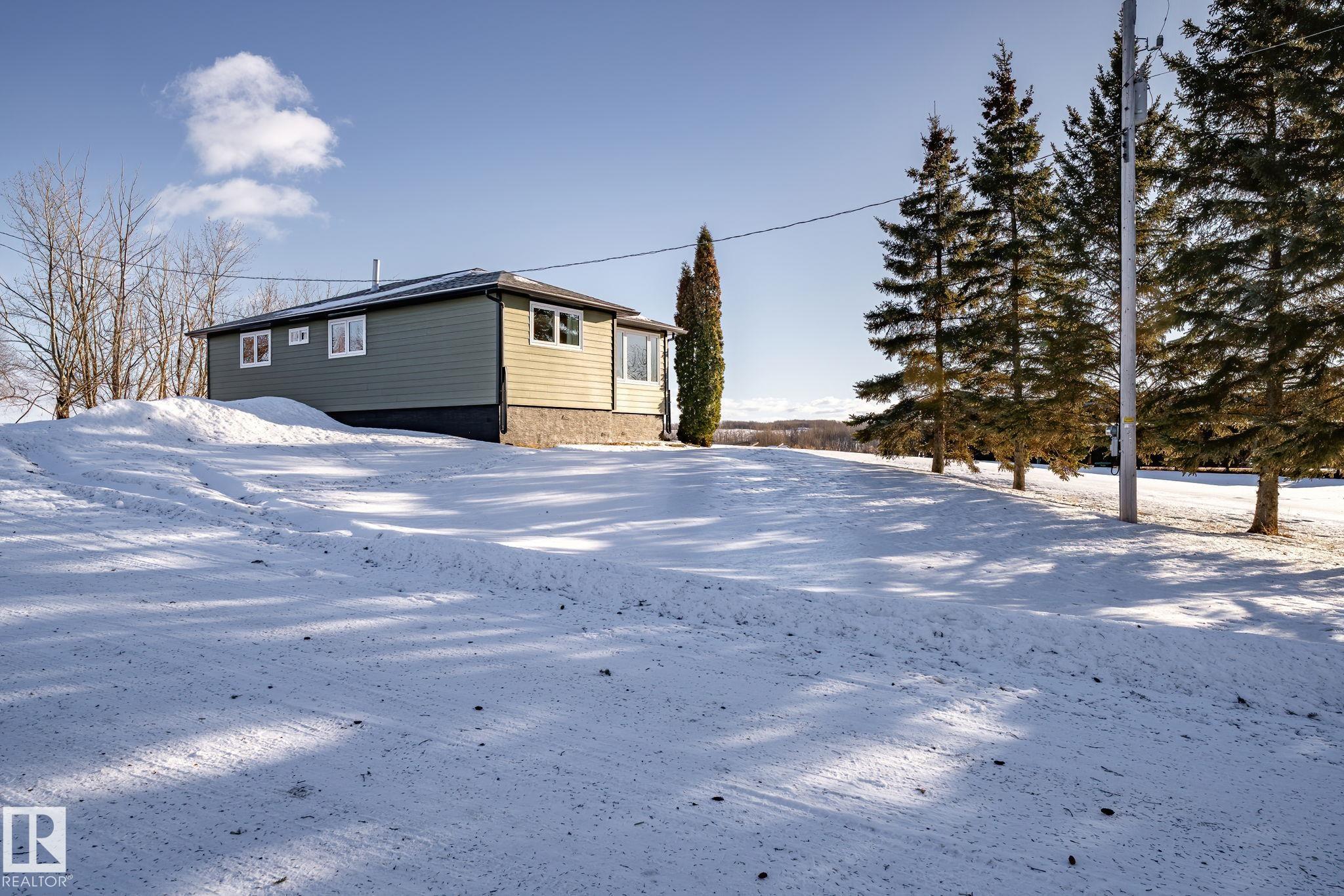 Second View of 563017 RGE RD 143, None, Rural Two Hills County, Alberta, T0B 1S0