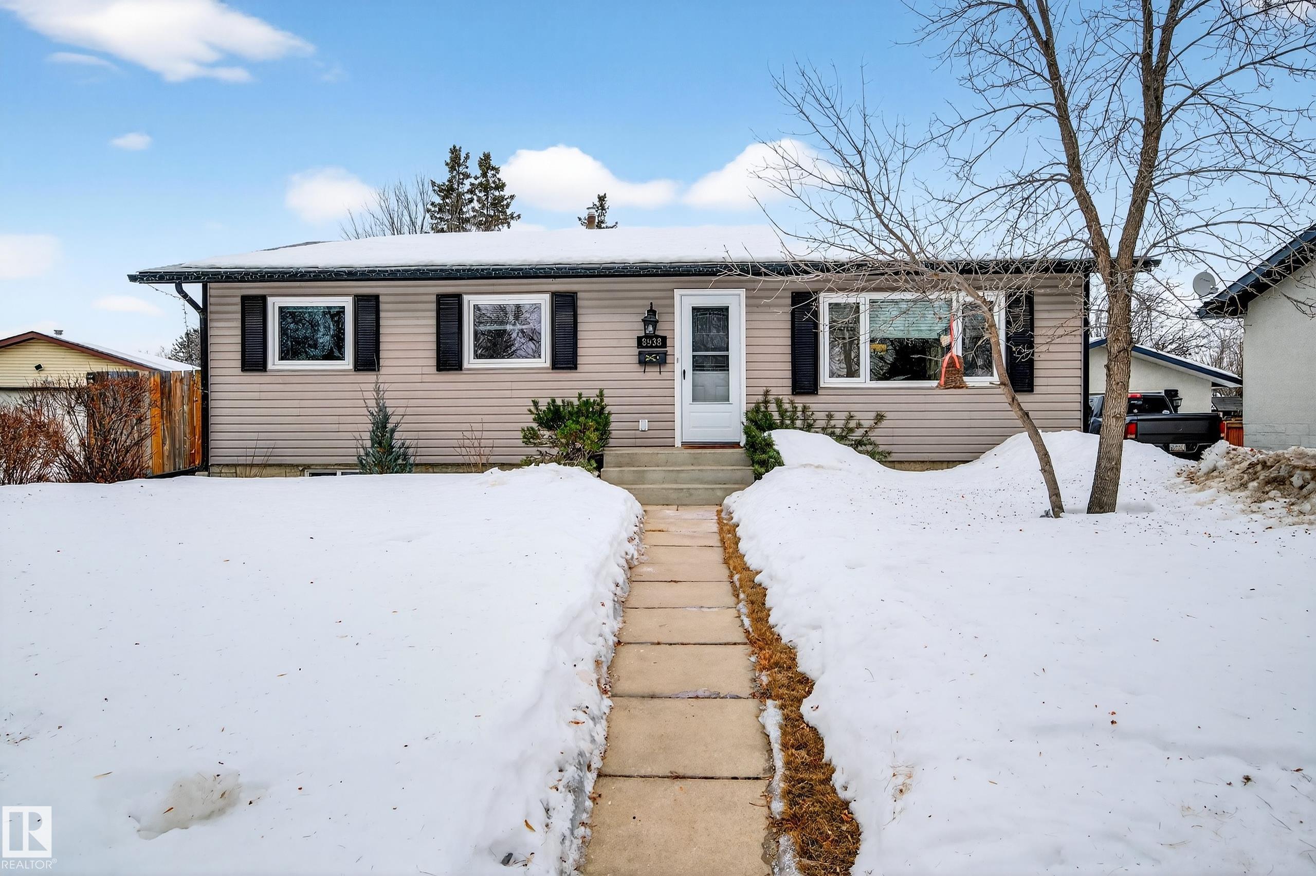 8938 94 Avenue, E4470581, Alberta,