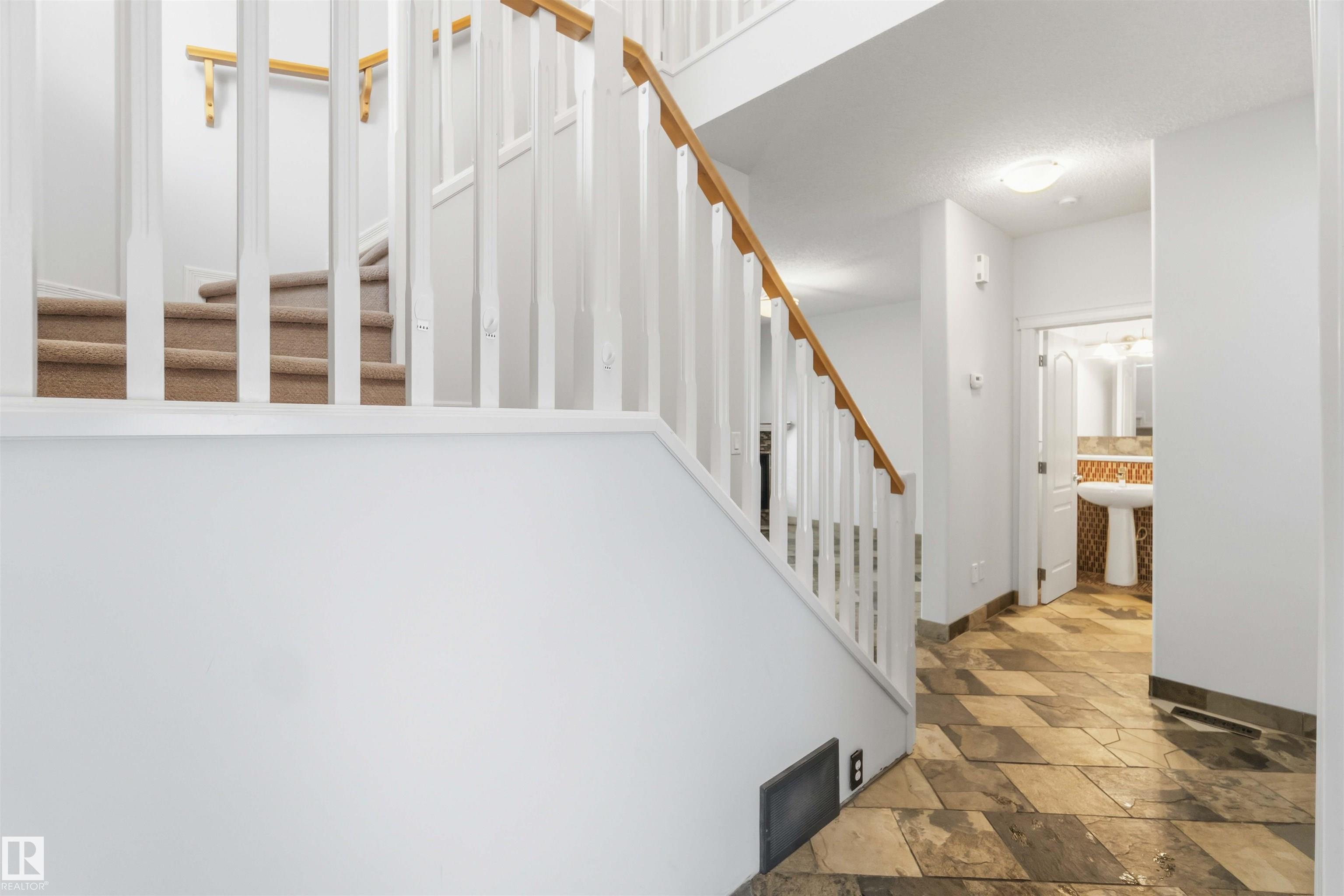 Fourth View of 9 3003 34 Avenue, Wild Rose, Edmonton, Alberta, T6T 0A1