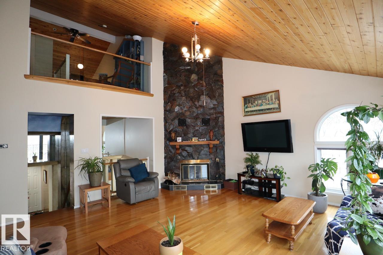 2 8325 ROWLAND Road, E4470644, Alberta,