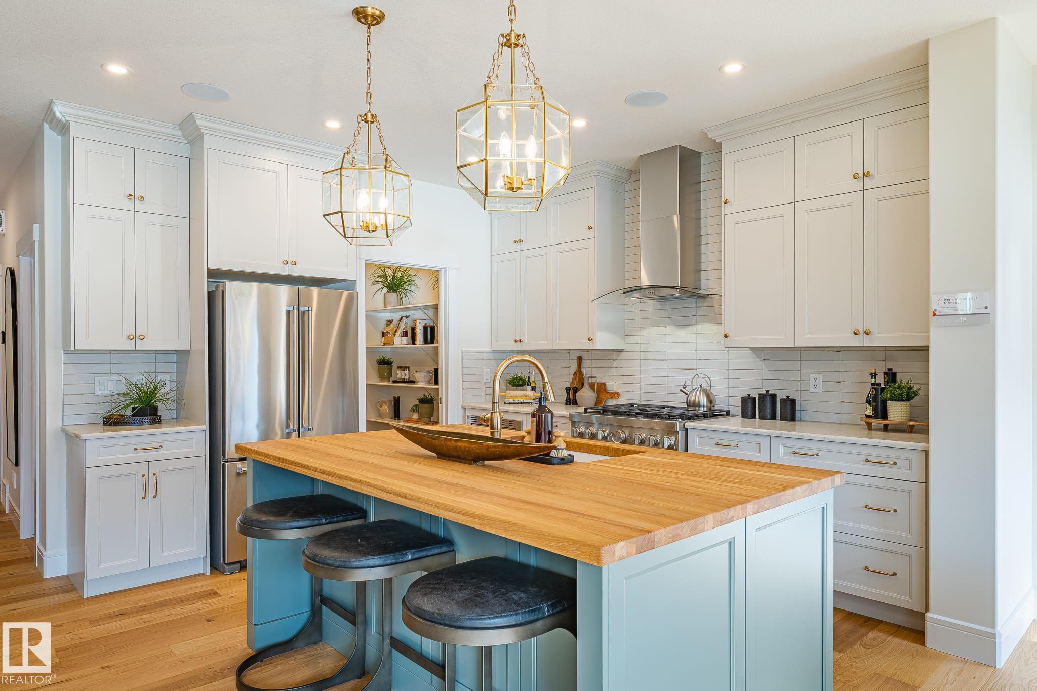 18 EMERALD Way, E4470662, Alberta,