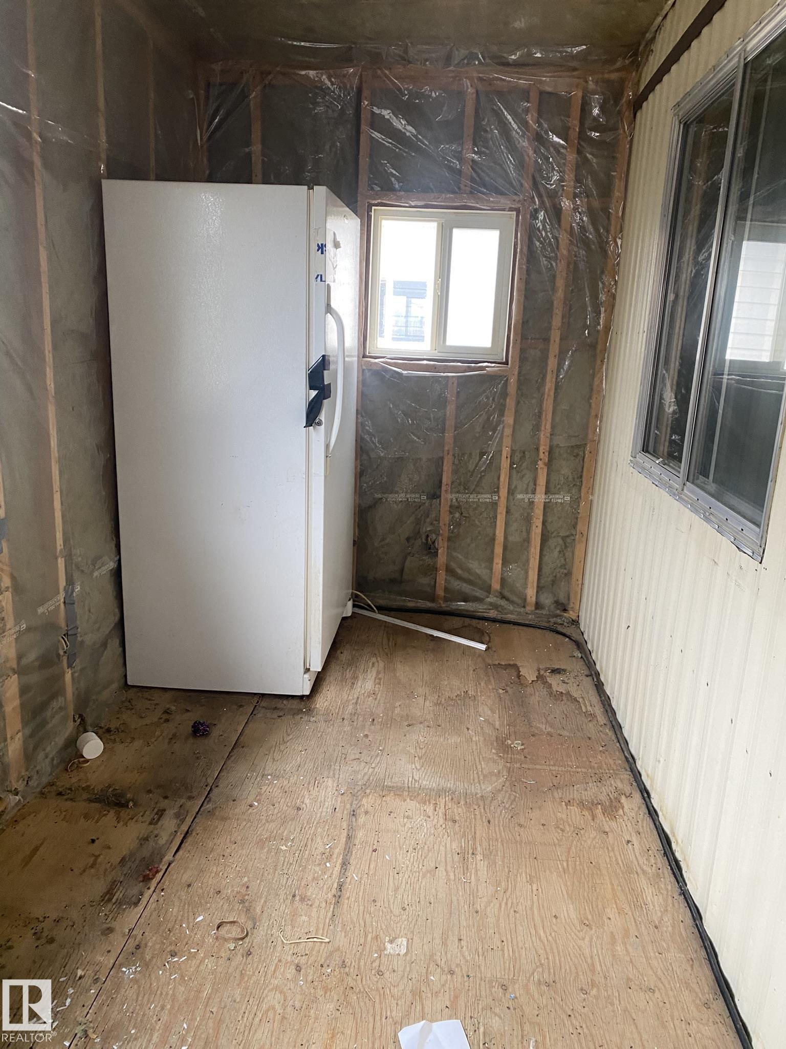 Second View of 20 West View Boulevard, Westview Village, Edmonton, Alberta, T5S 1T5