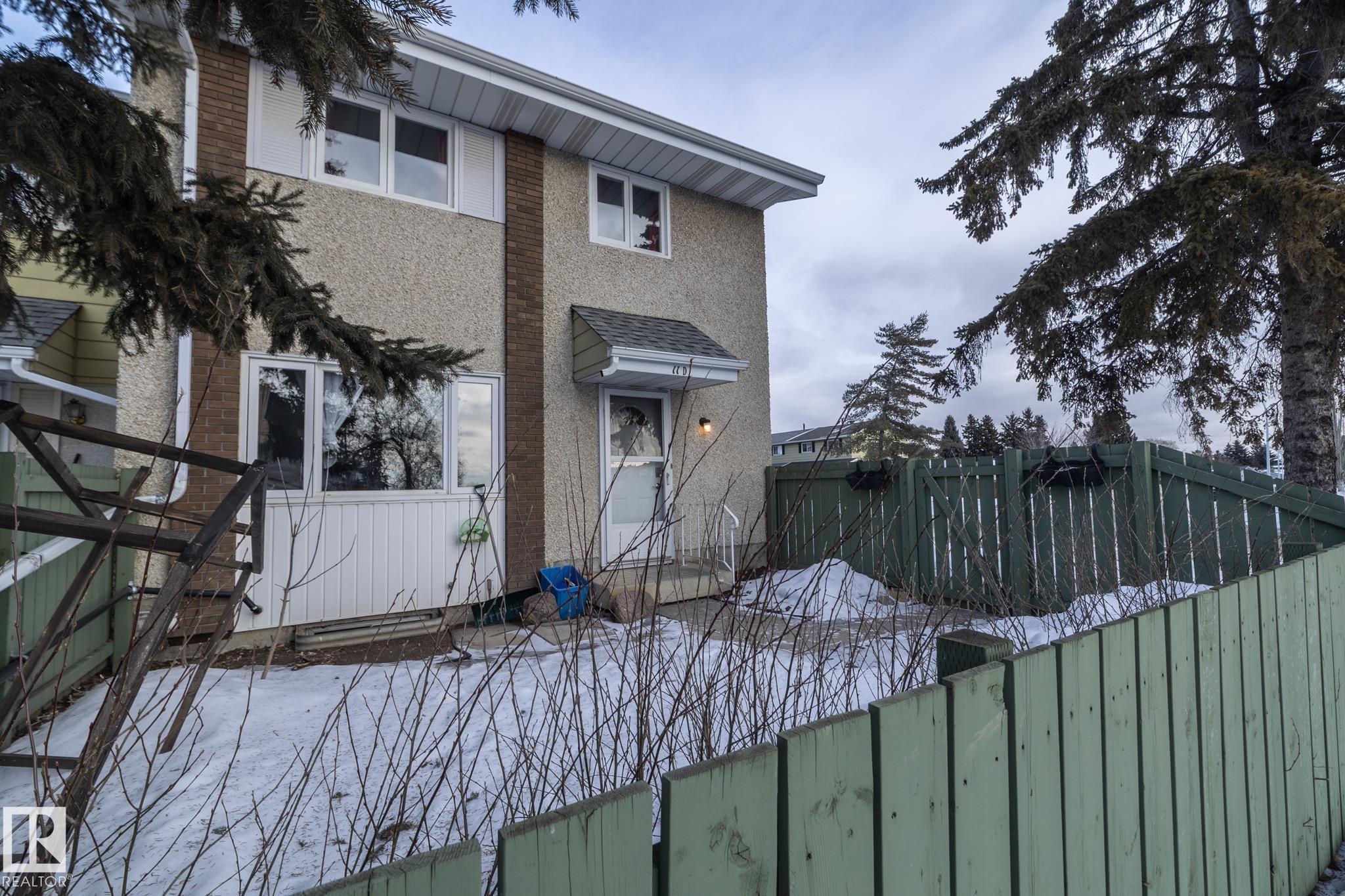 Second View of 11D CALLINGWOOD Court, Callingwood North, Edmonton, Alberta, T5T 0H5