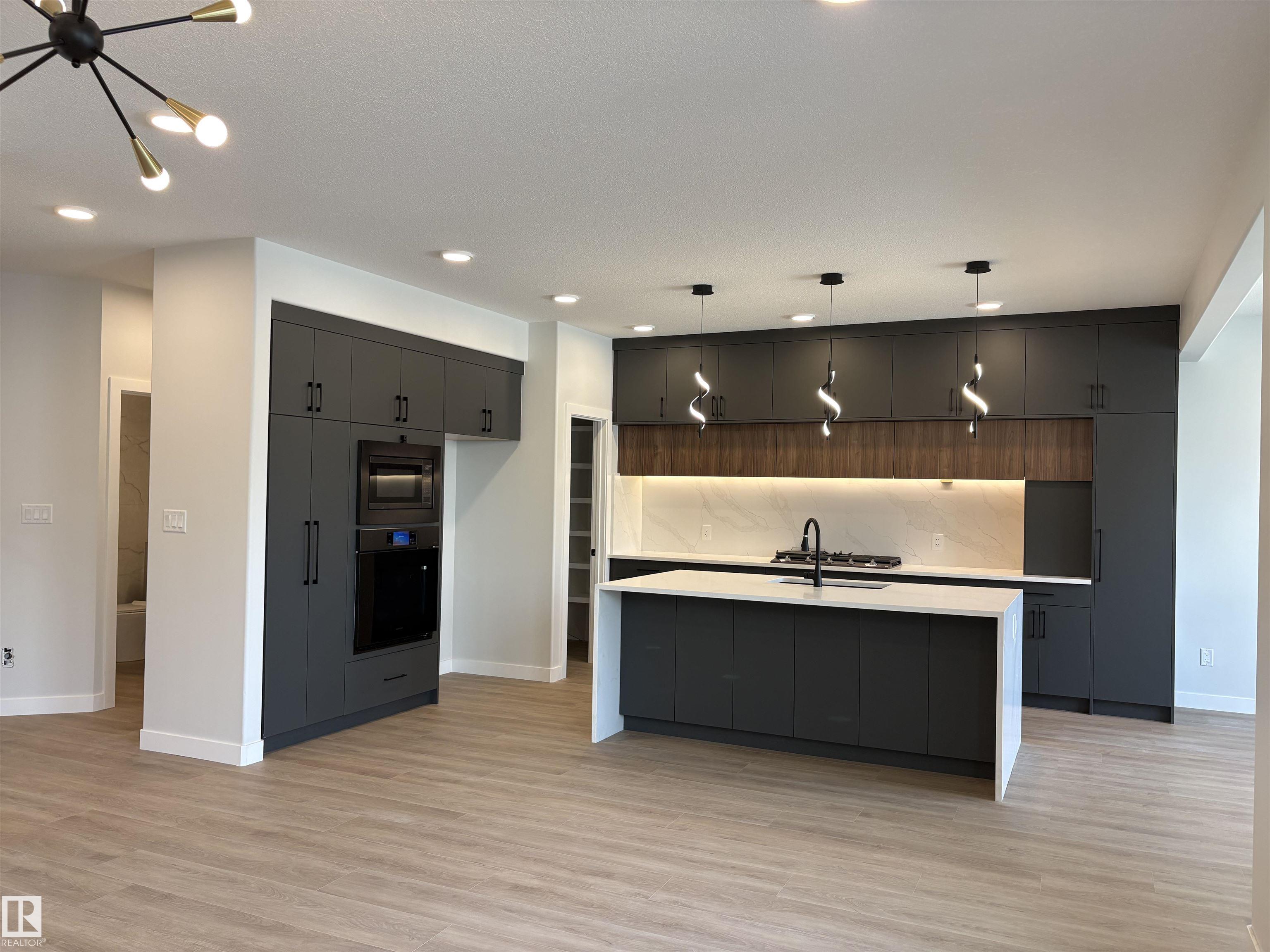 Fourth View of 1039 151 Ave, Fraser, Edmonton, Alberta, T5Y 4C8