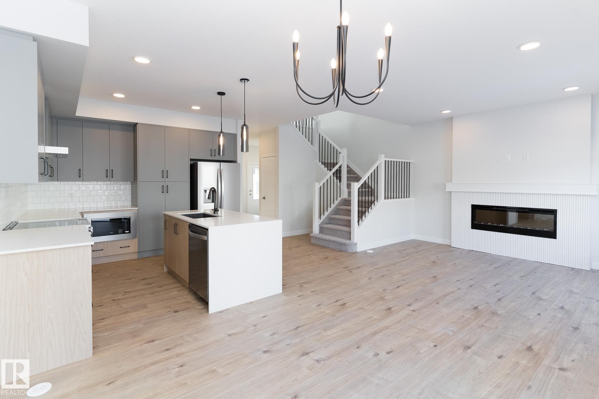 3038 DIXON Landing, E4471250, Alberta,