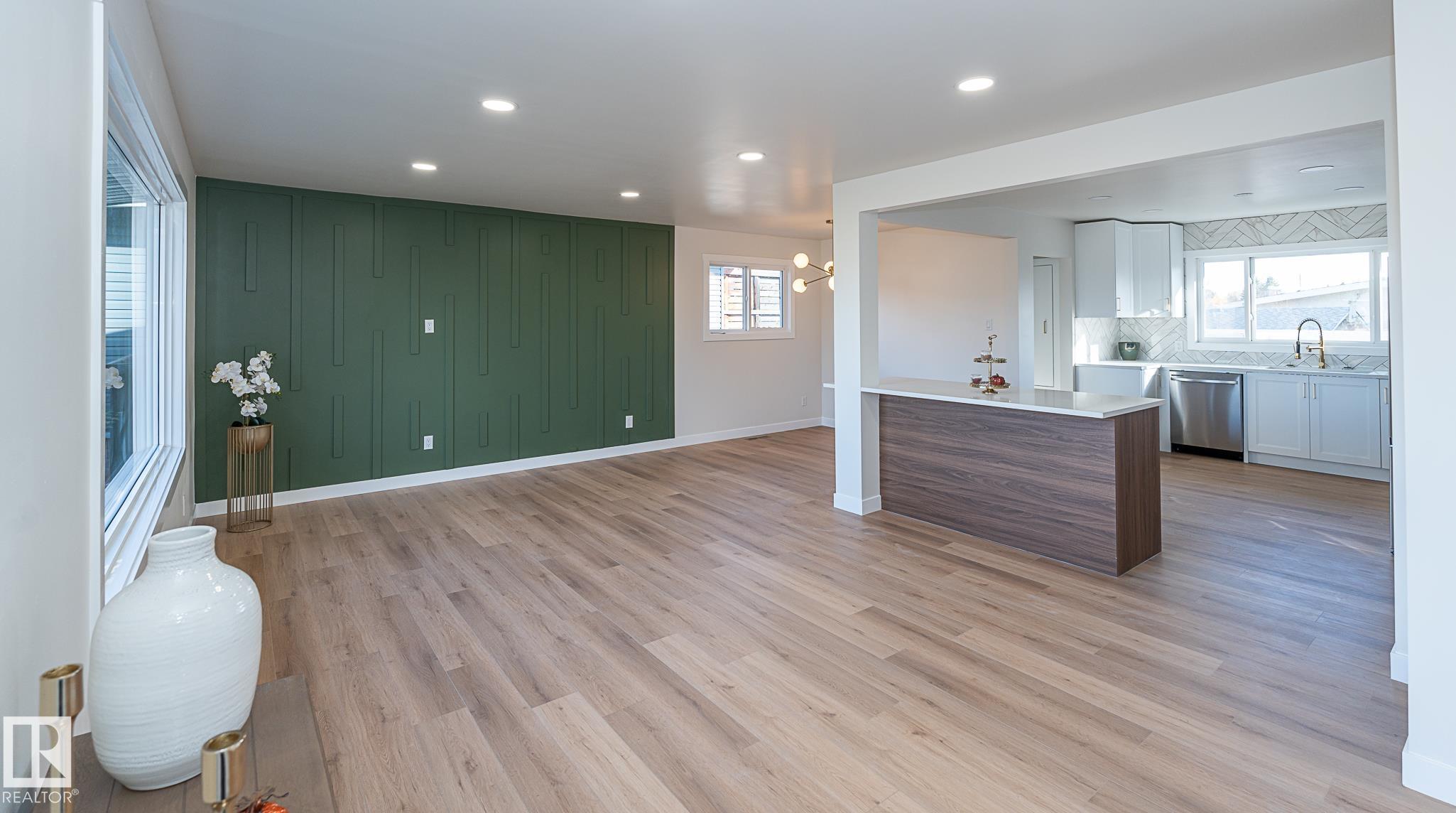 Fifth View of 6807 98A Avenue, Terrace Heights (Edmonton), Edmonton, Alberta, T6A 0B9