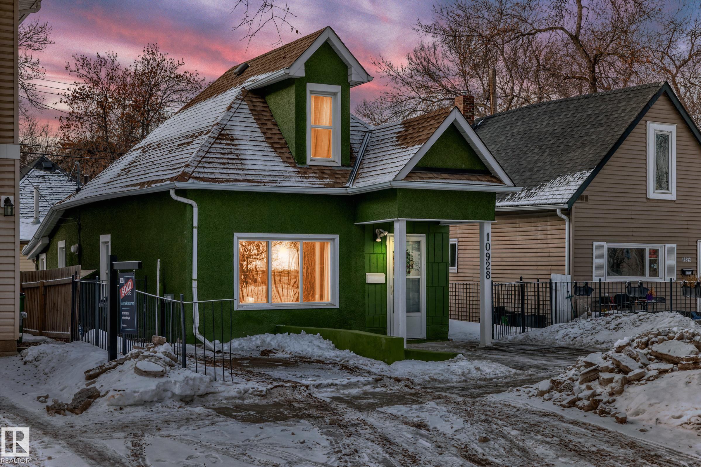 Third View of 10928 92 Street, Mccauley, Edmonton, Alberta, T5H 1W1