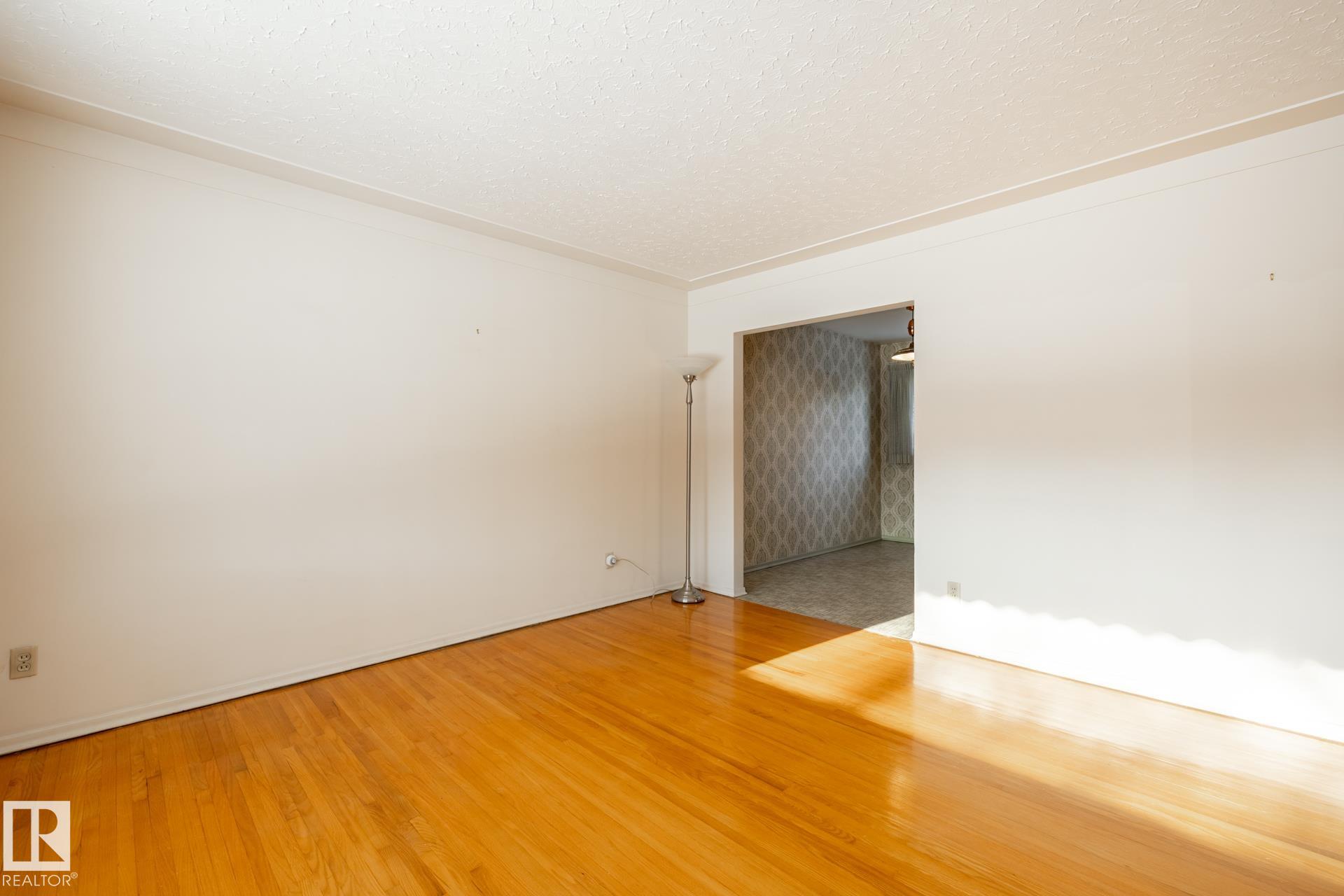 Fifth View of 4842 116 Avenue NW, Beverly Heights, Edmonton, Alberta, T5W 0X6